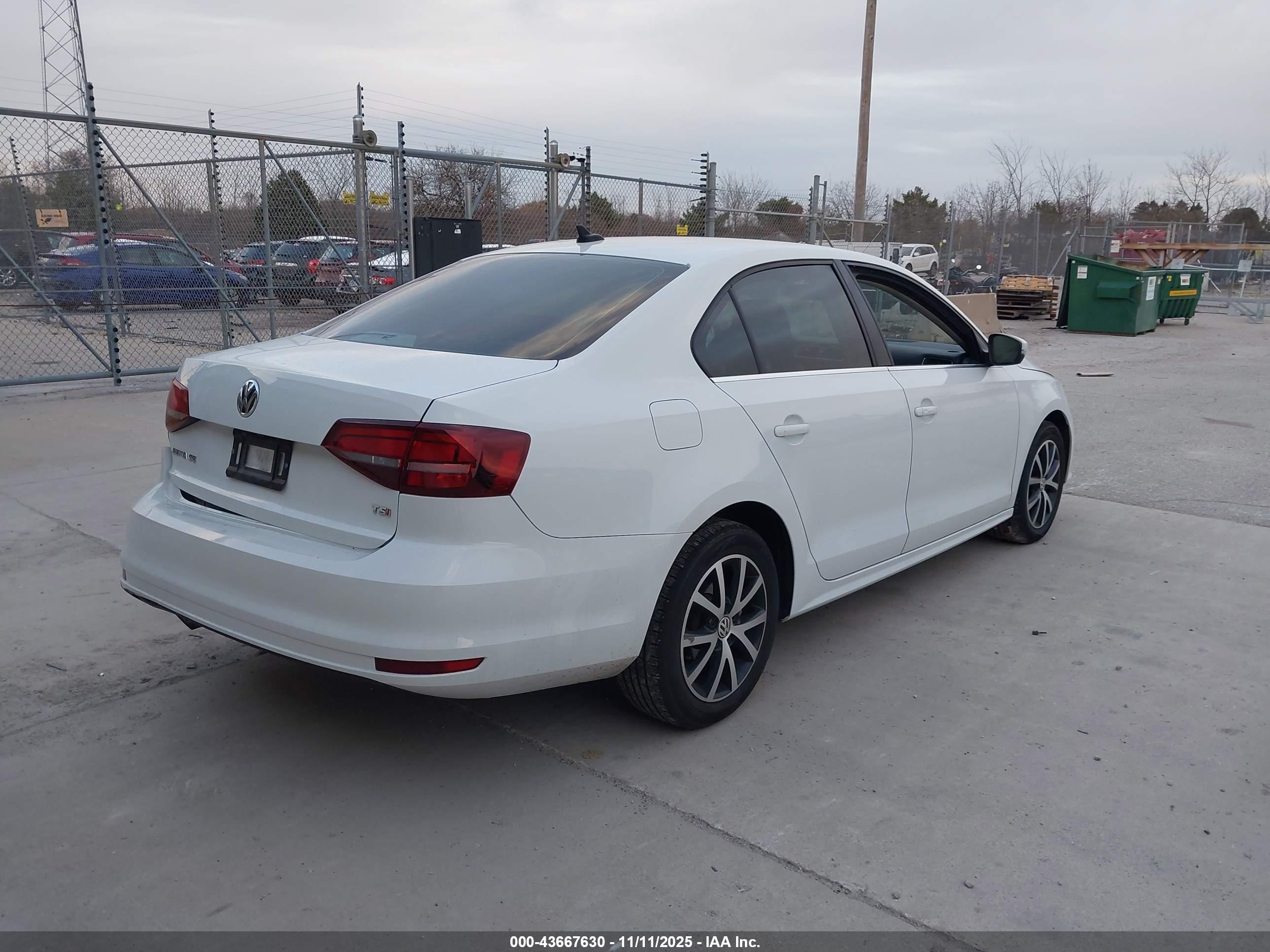 VOLKSWAGEN JETTA image 4