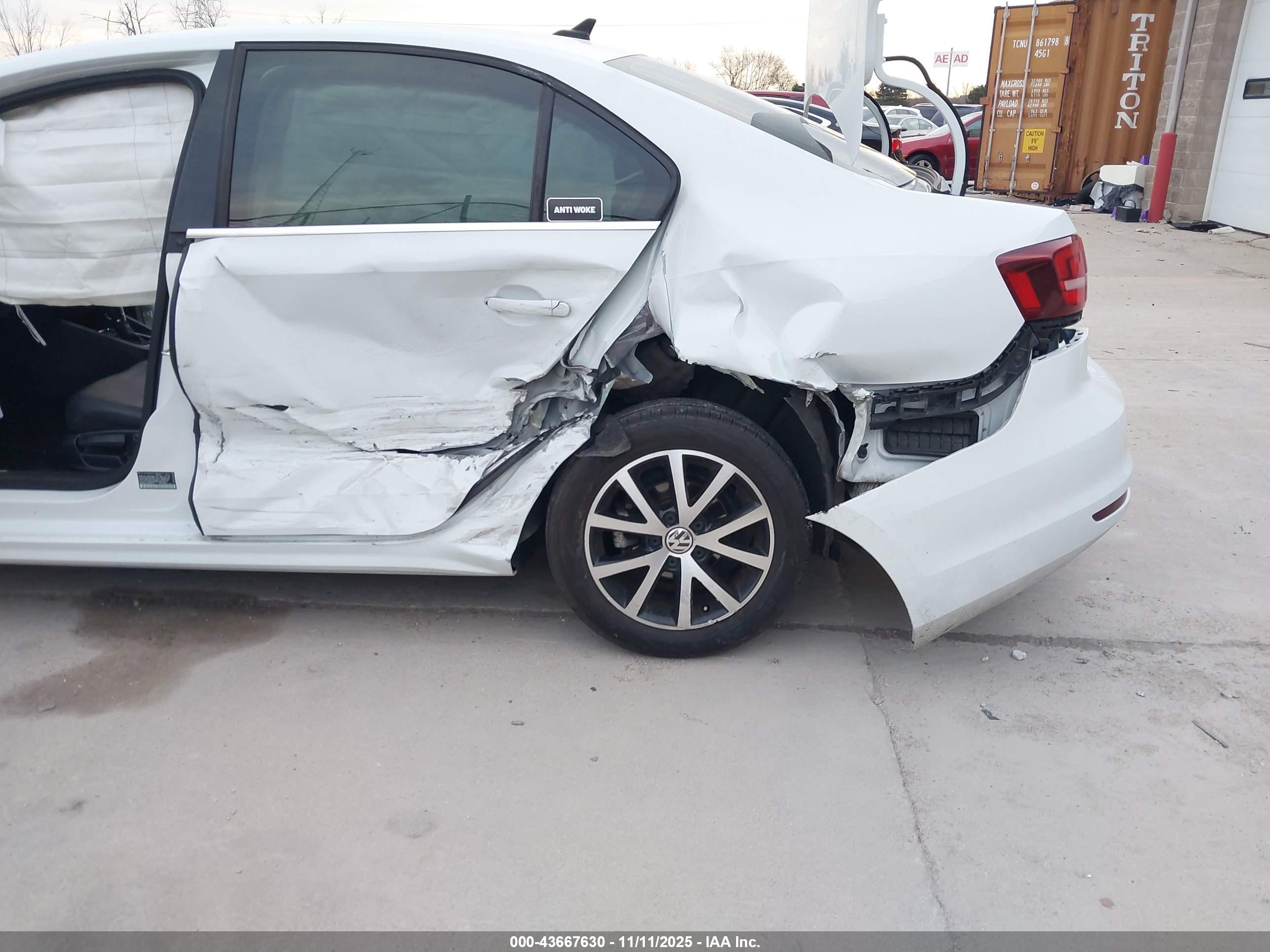 VOLKSWAGEN JETTA image 6