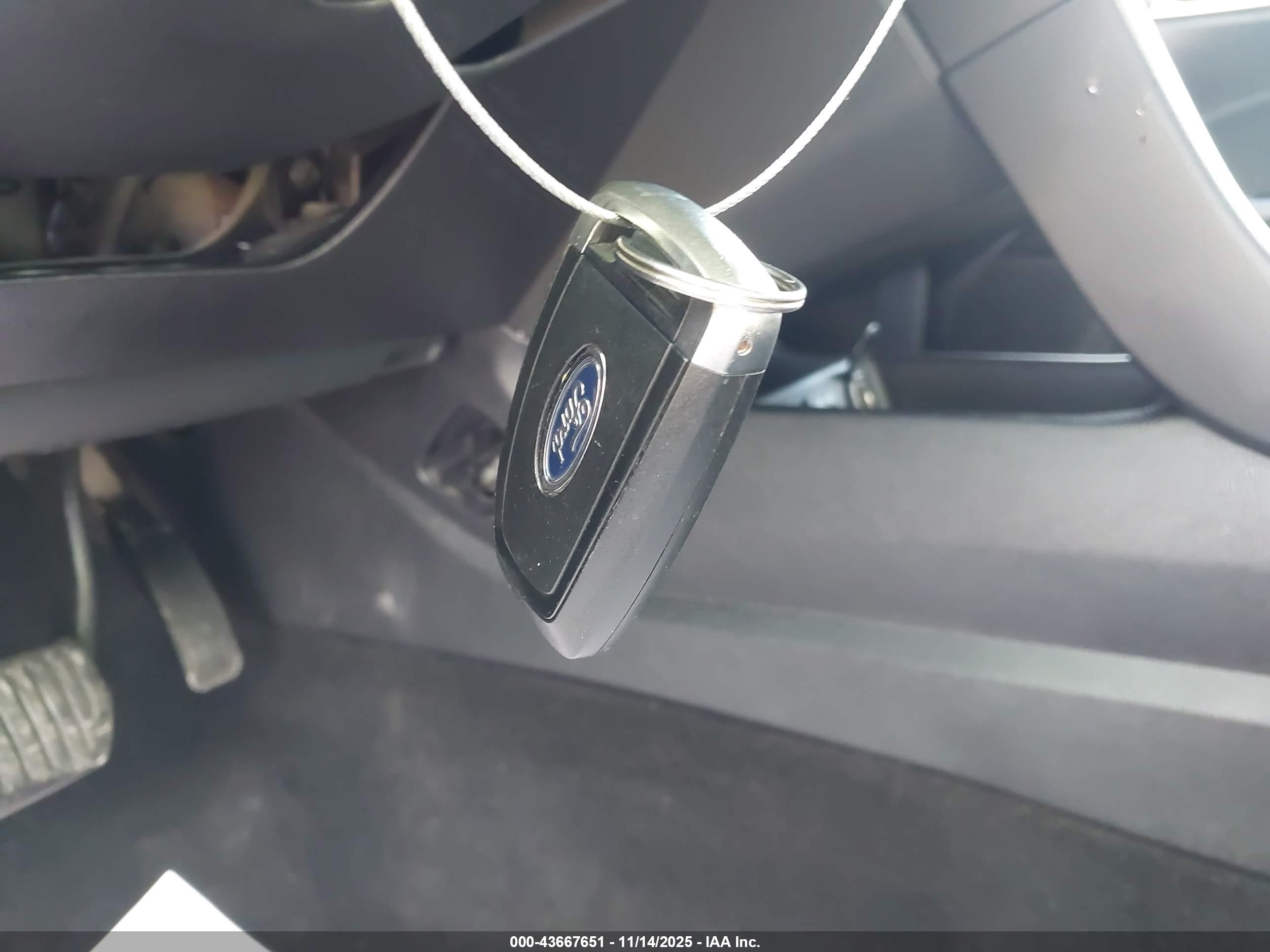 FORD FUSION image 11