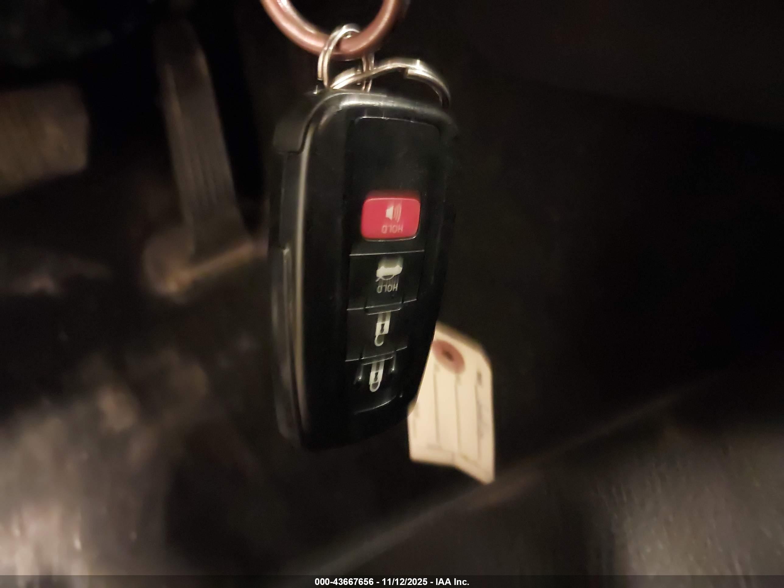 TOYOTA CAMRY image 11