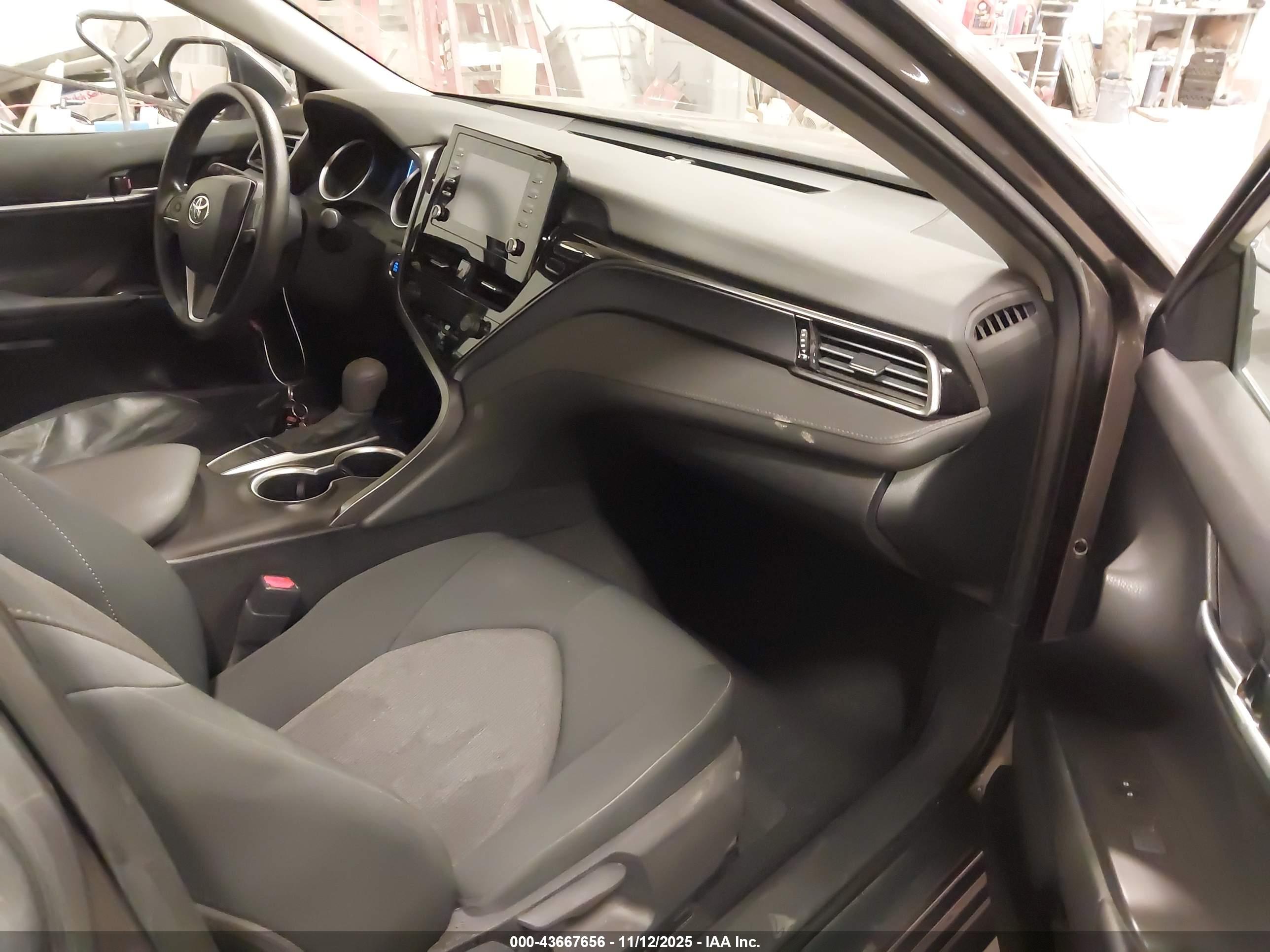 TOYOTA CAMRY image 5