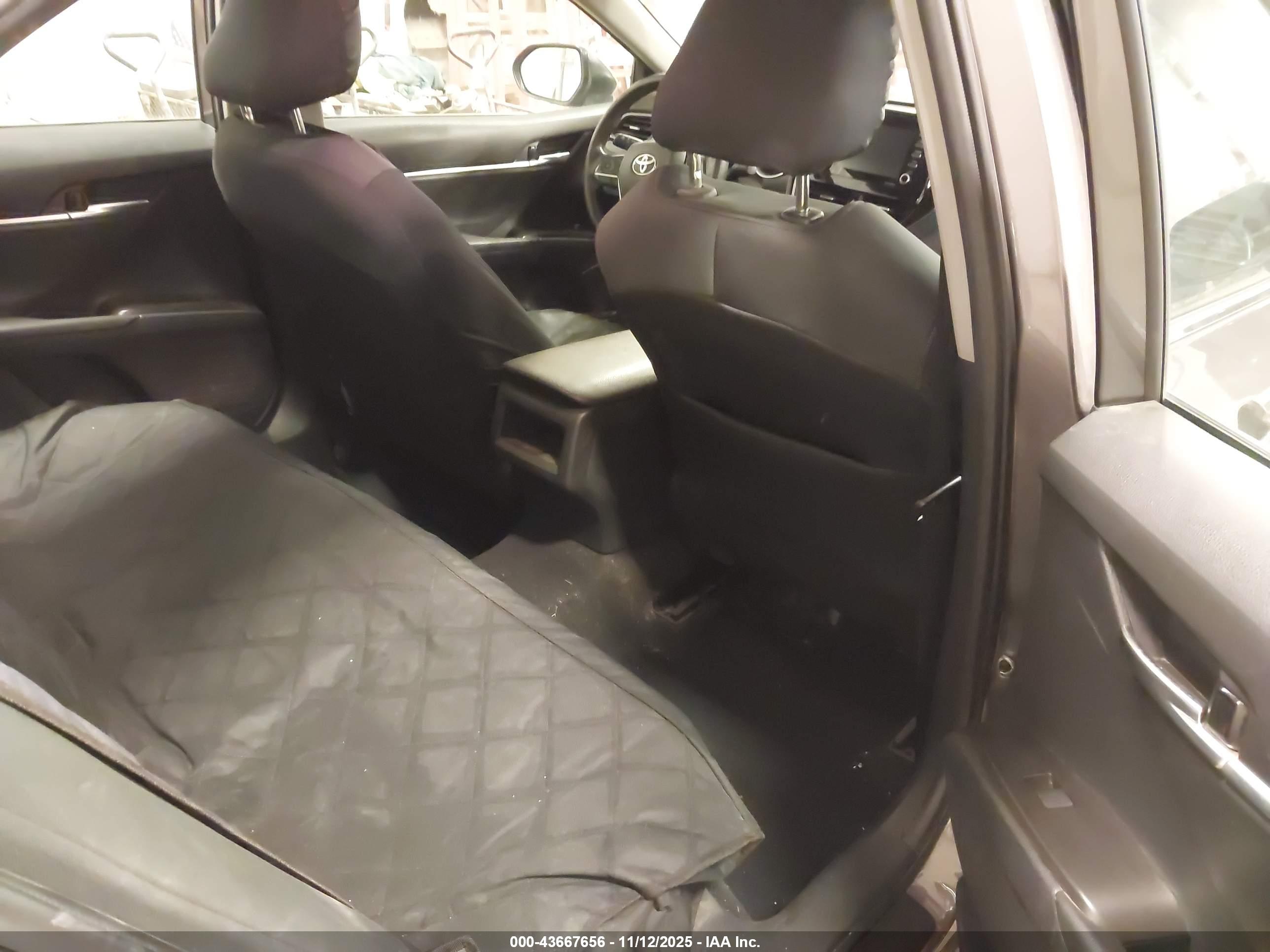 TOYOTA CAMRY image 8