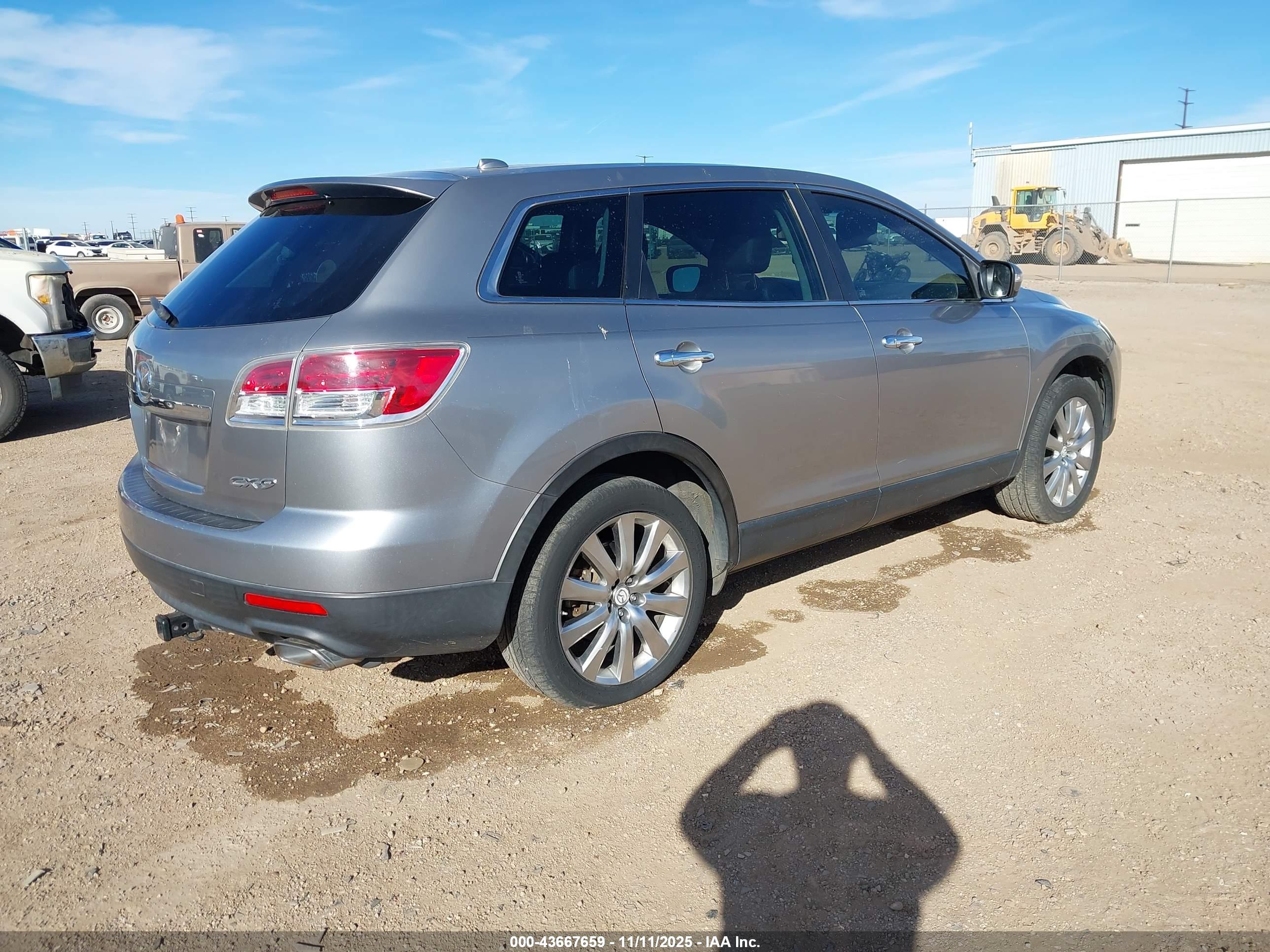 MAZDA CX-9 image 4