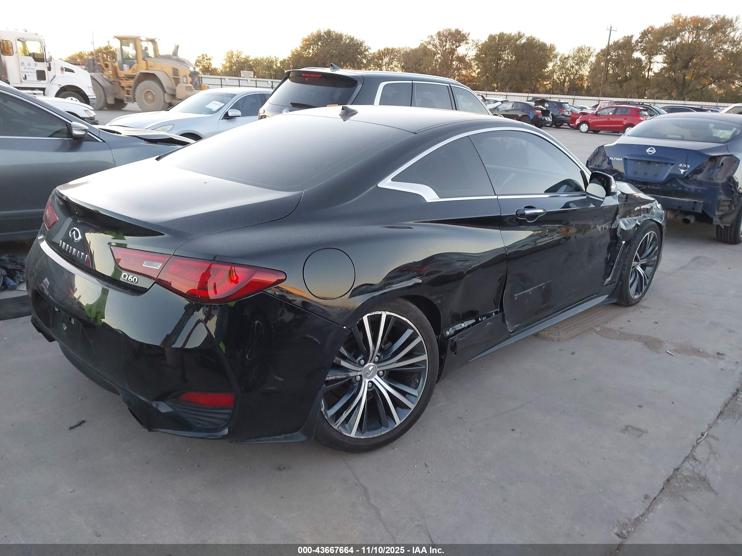 INFINITI Q60 image 4