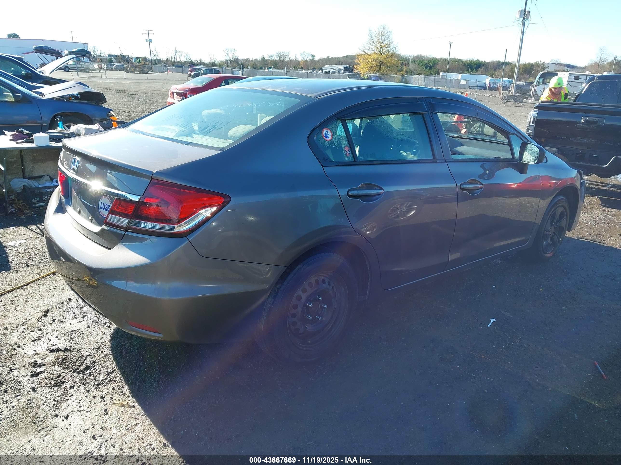 HONDA CIVIC image 4