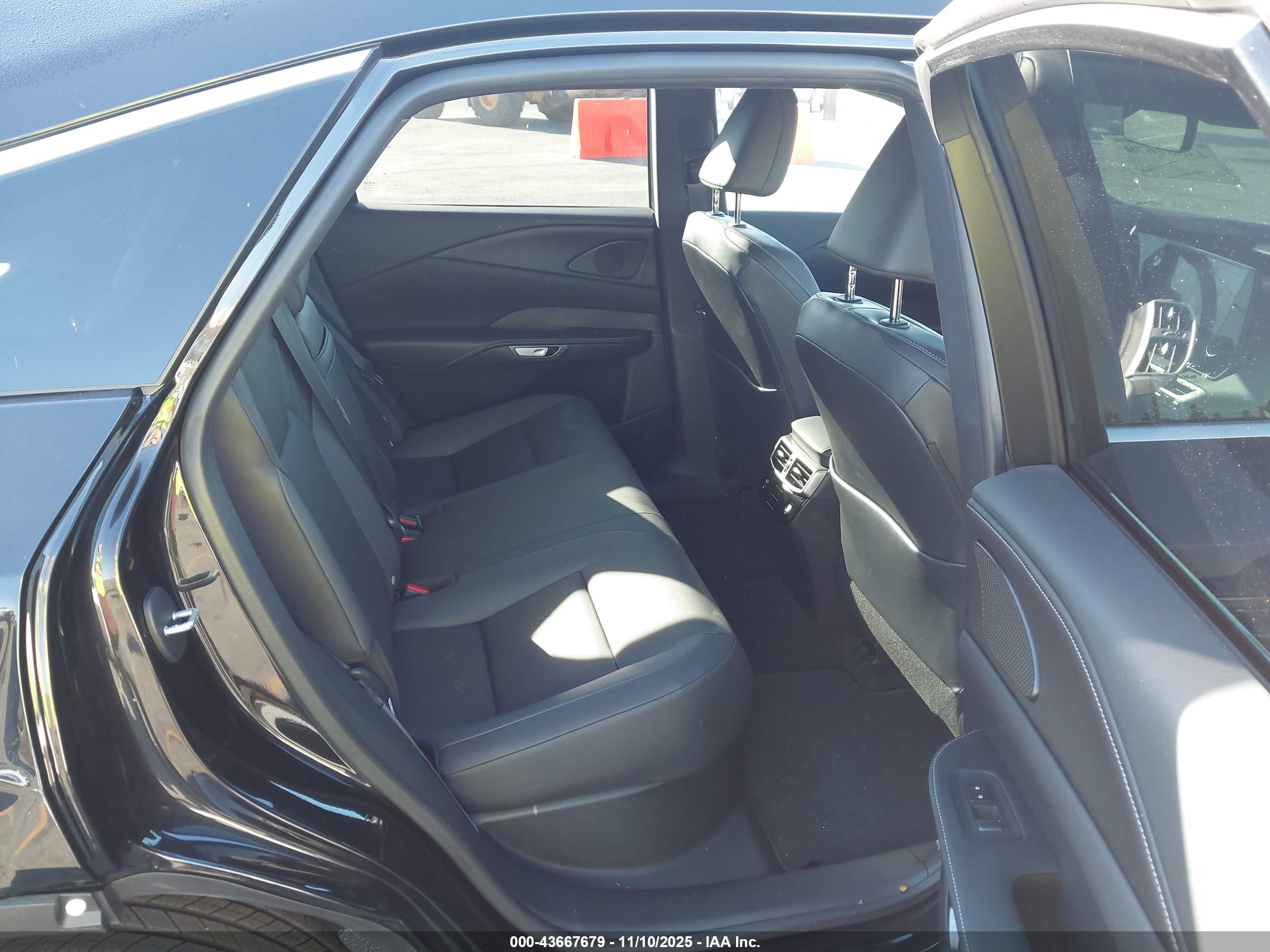 LEXUS RX image 8