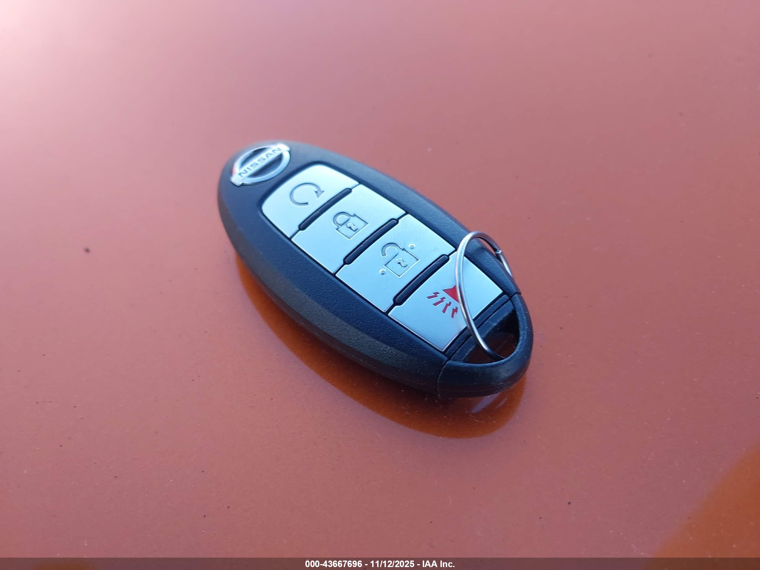 NISSAN ROGUE image 11