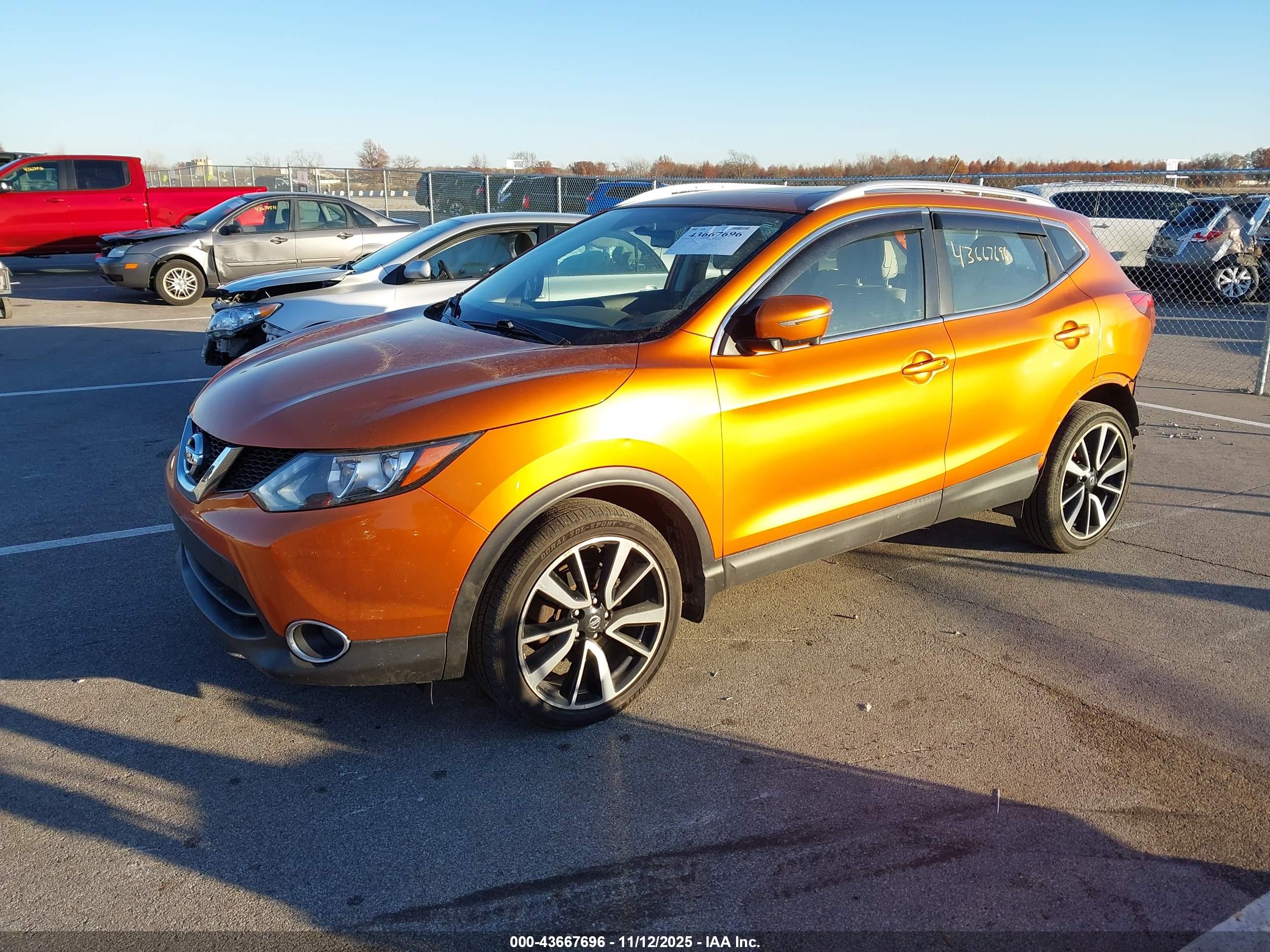 NISSAN ROGUE image 2
