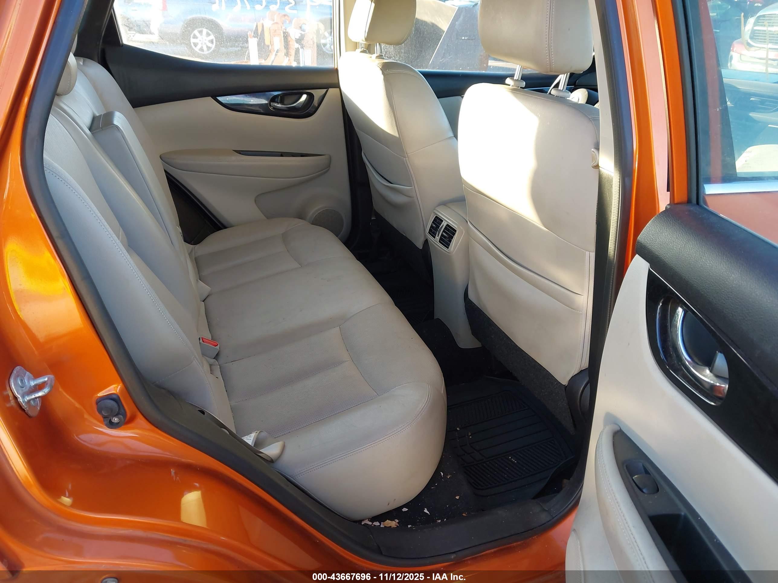 NISSAN ROGUE image 8