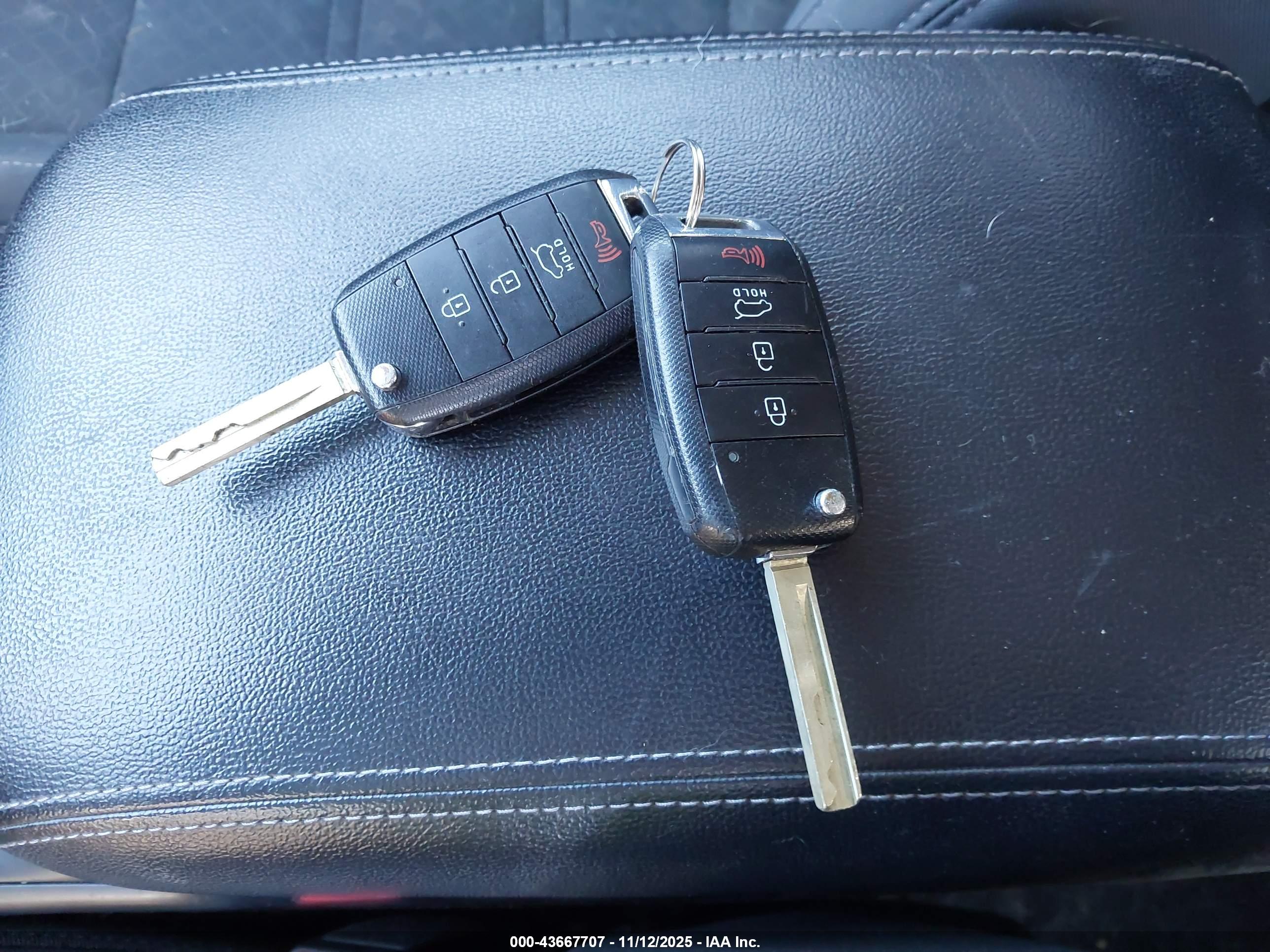 KIA SORENTO image 11