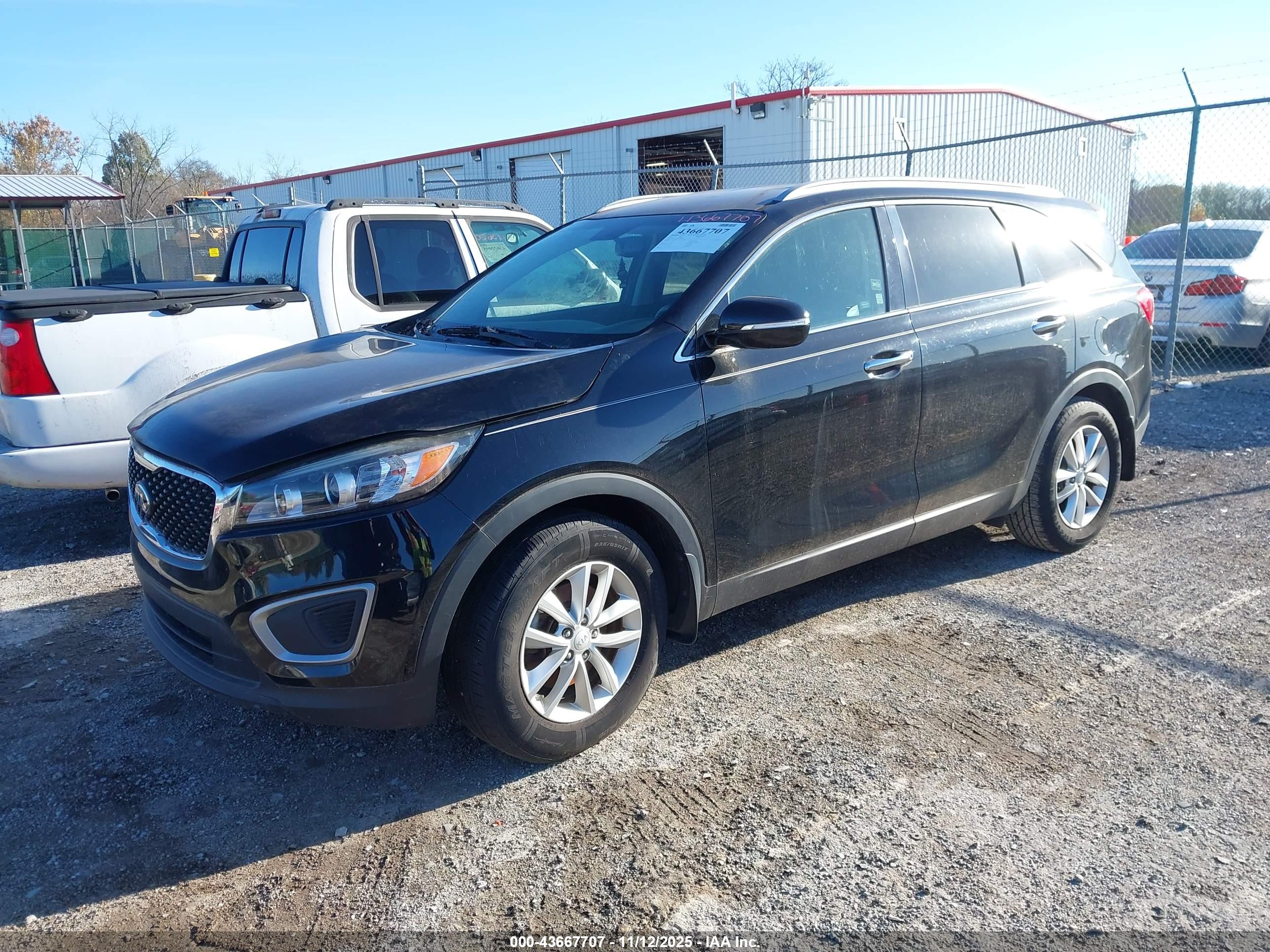 KIA SORENTO image 2