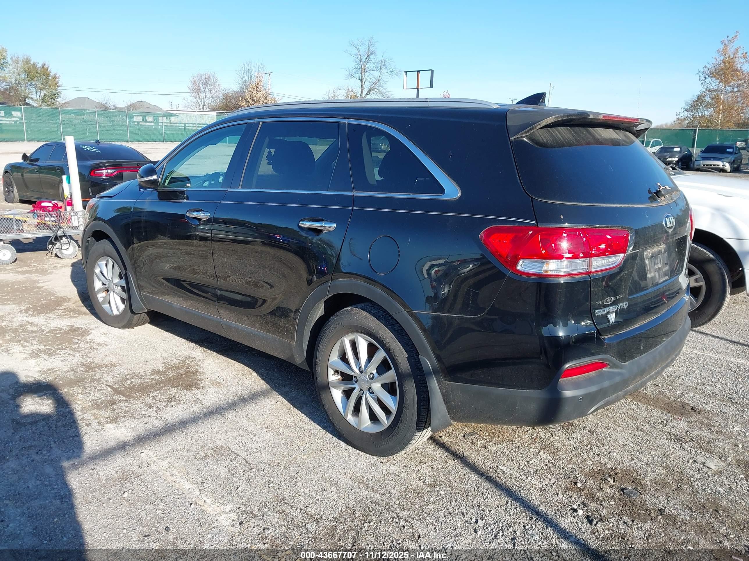 KIA SORENTO image 3