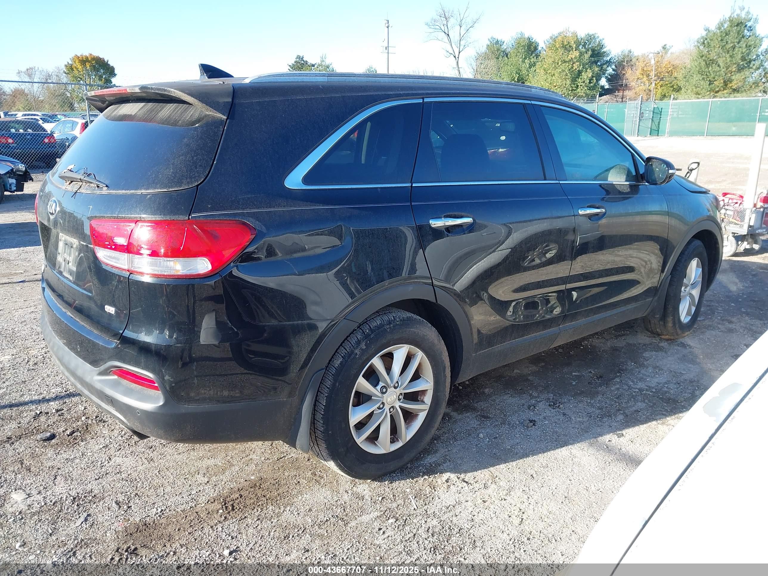 KIA SORENTO image 4