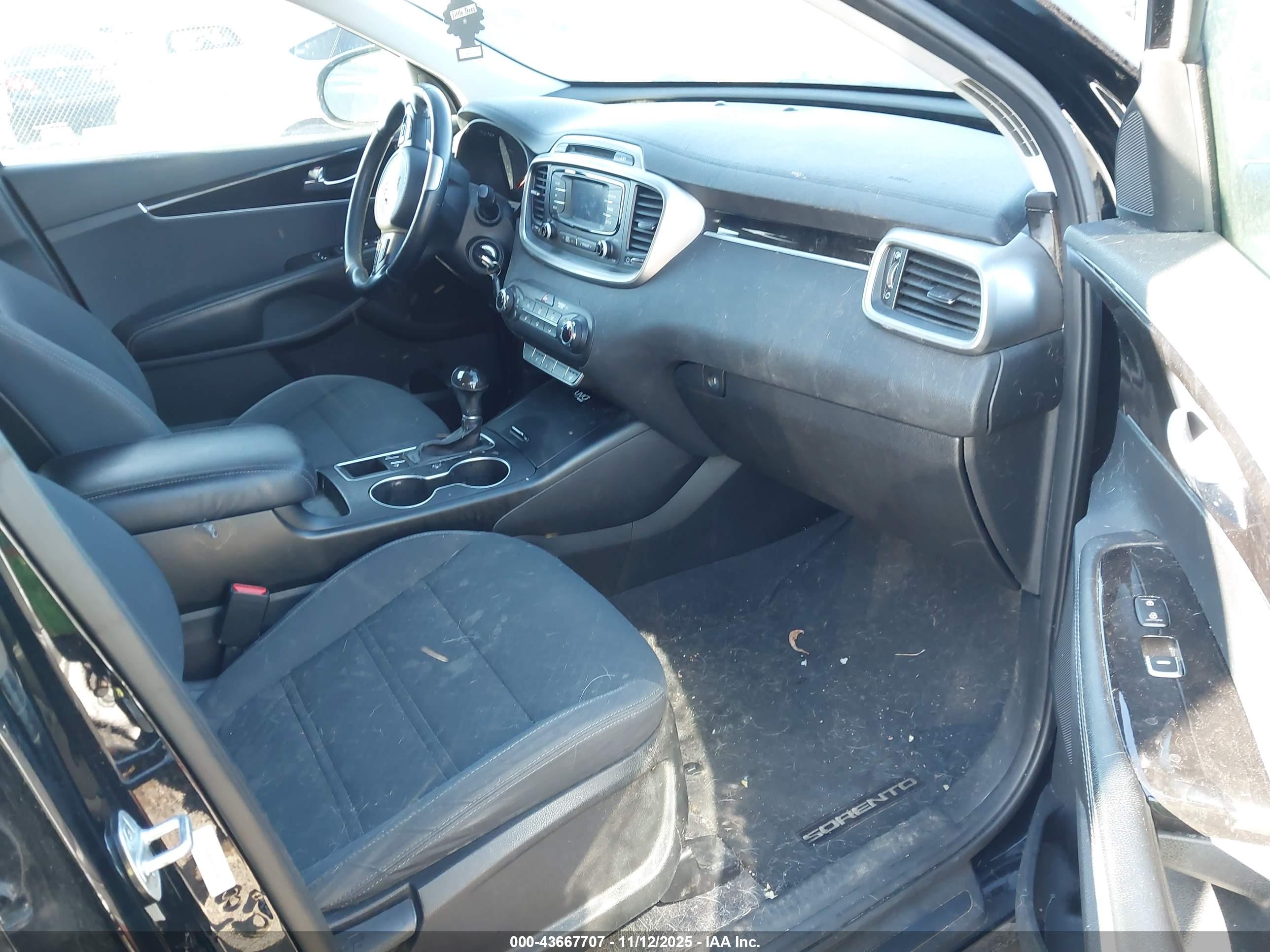 KIA SORENTO image 5