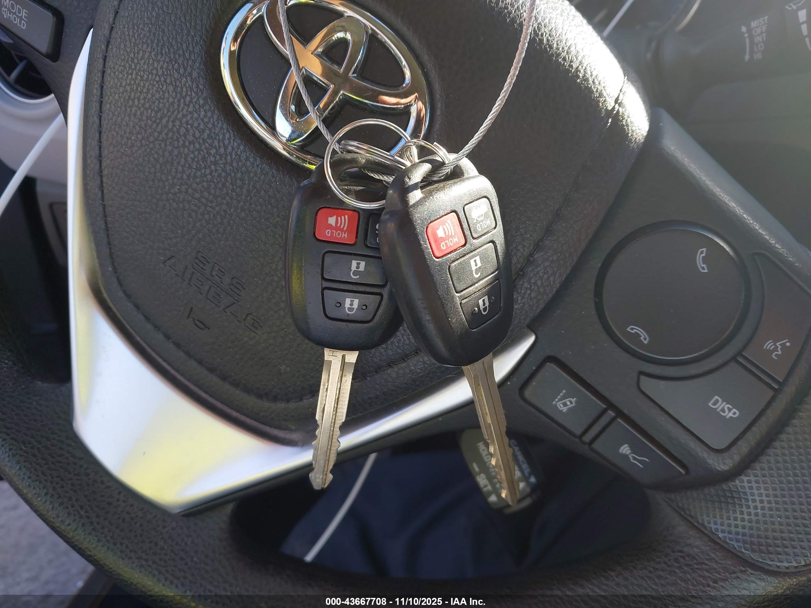 TOYOTA COROLLA image 11