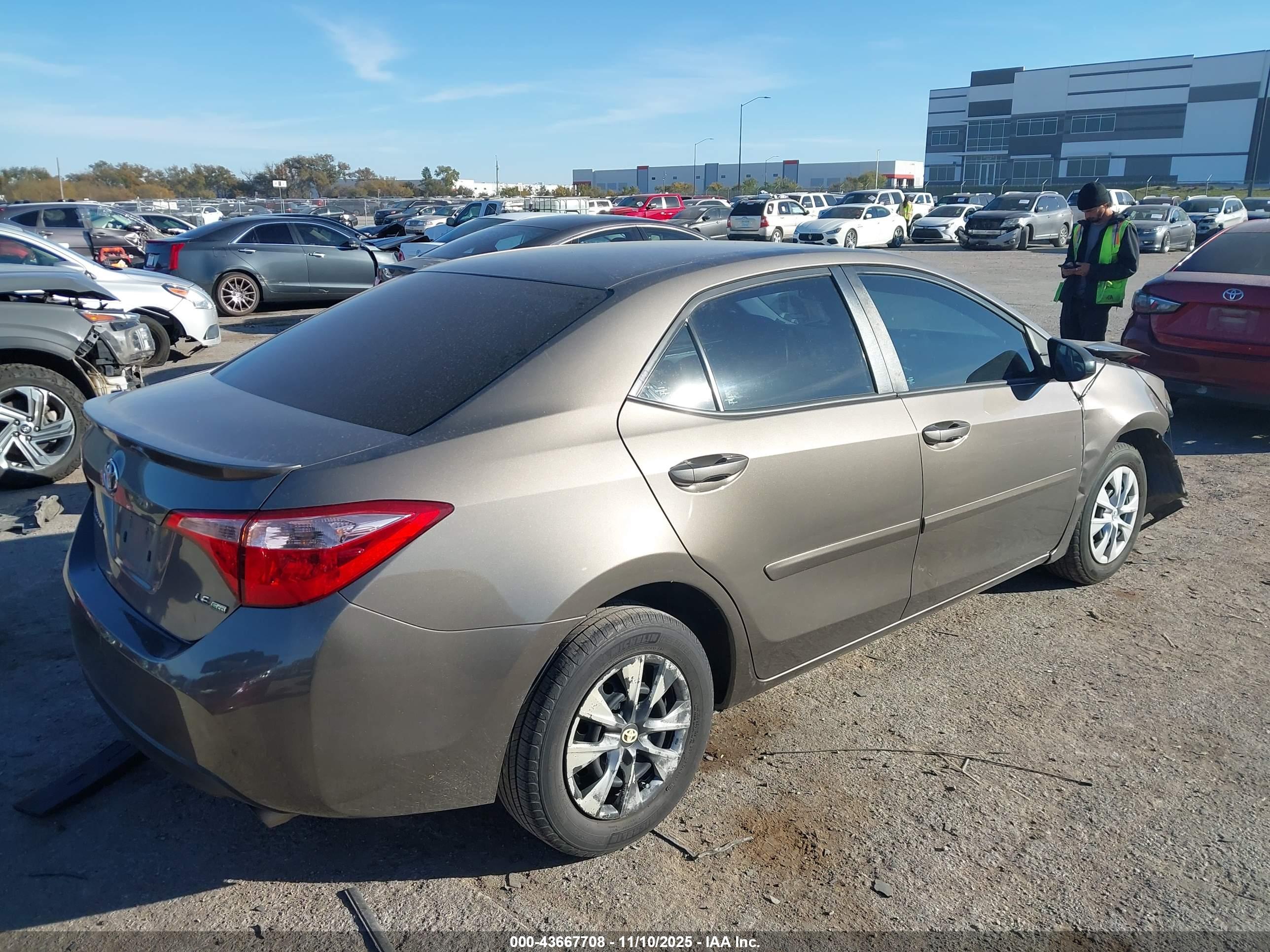 TOYOTA COROLLA image 4