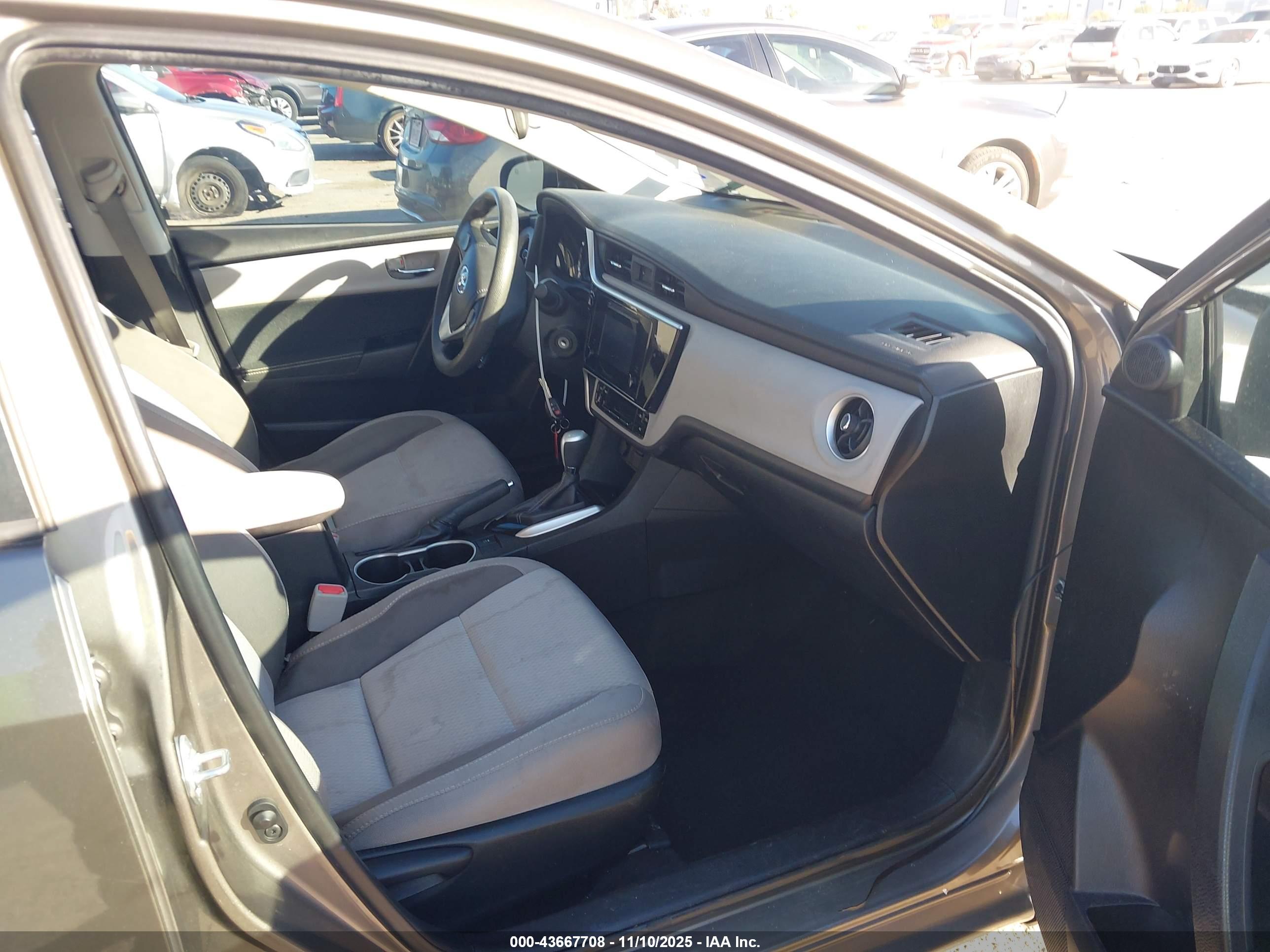 TOYOTA COROLLA image 5