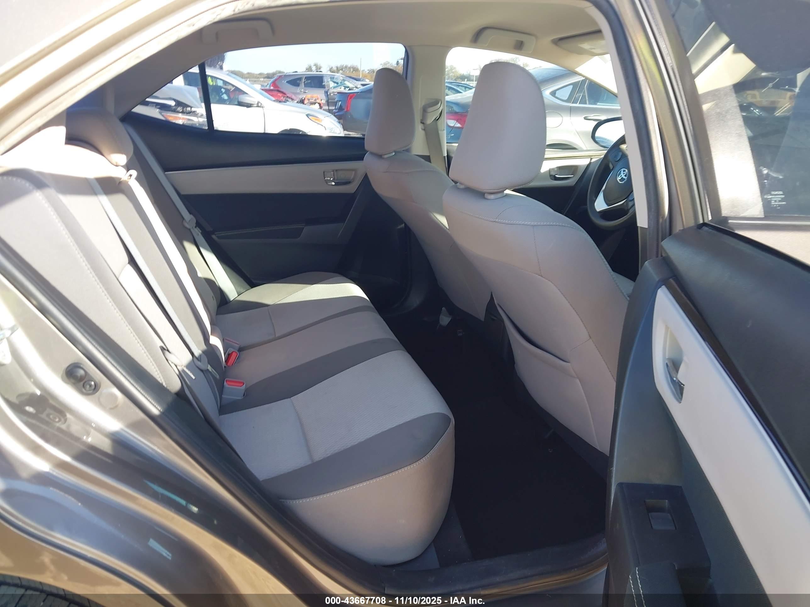 TOYOTA COROLLA image 8
