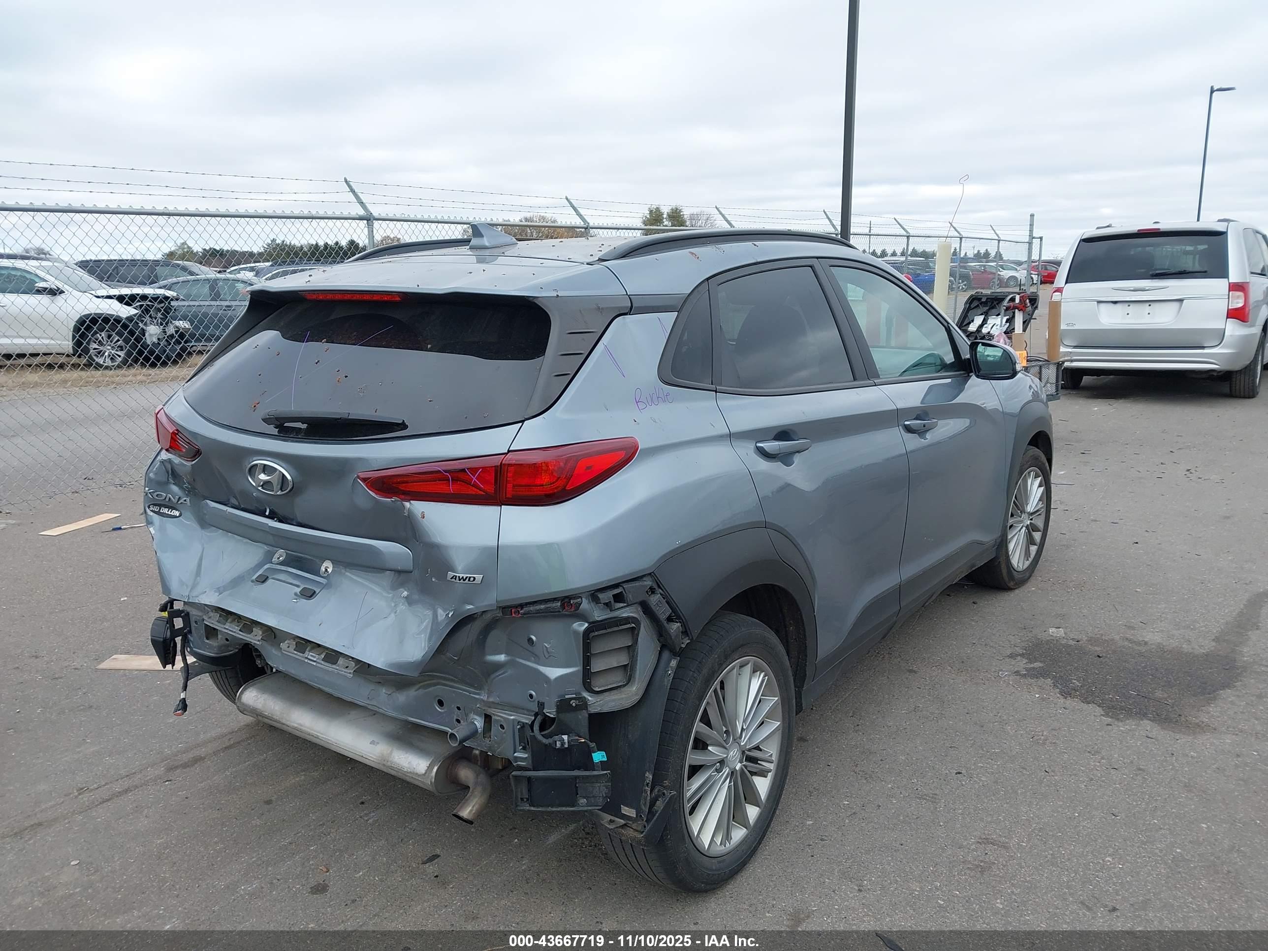 HYUNDAI KONA image 4