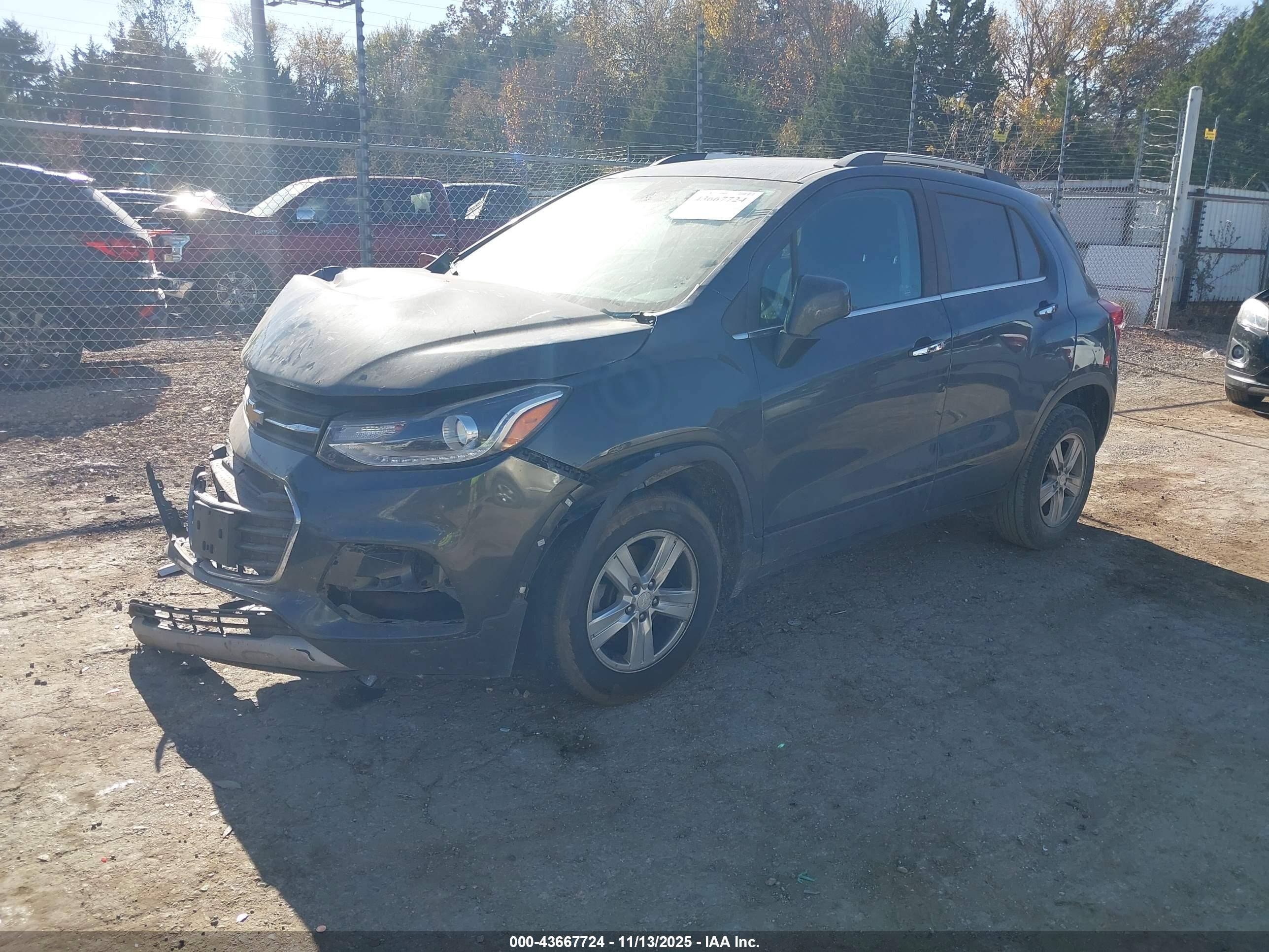CHEVROLET TRAX image 2