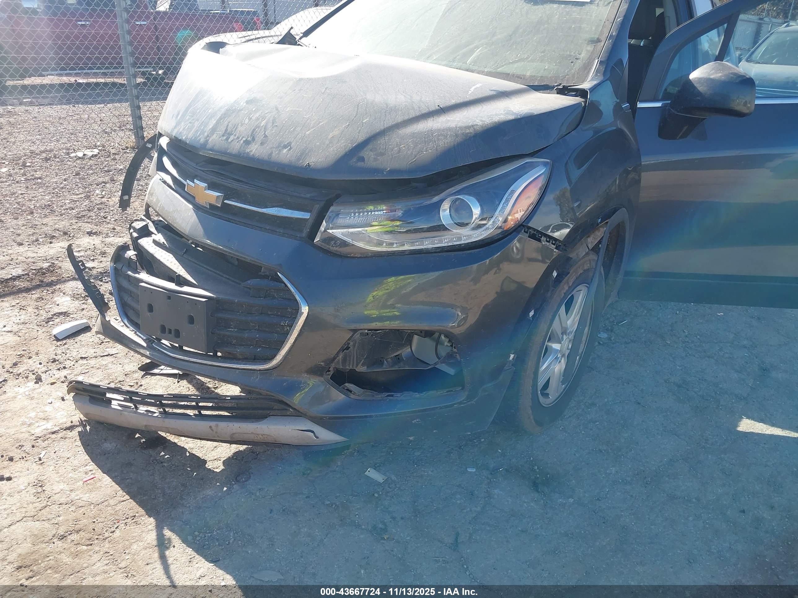 CHEVROLET TRAX image 6
