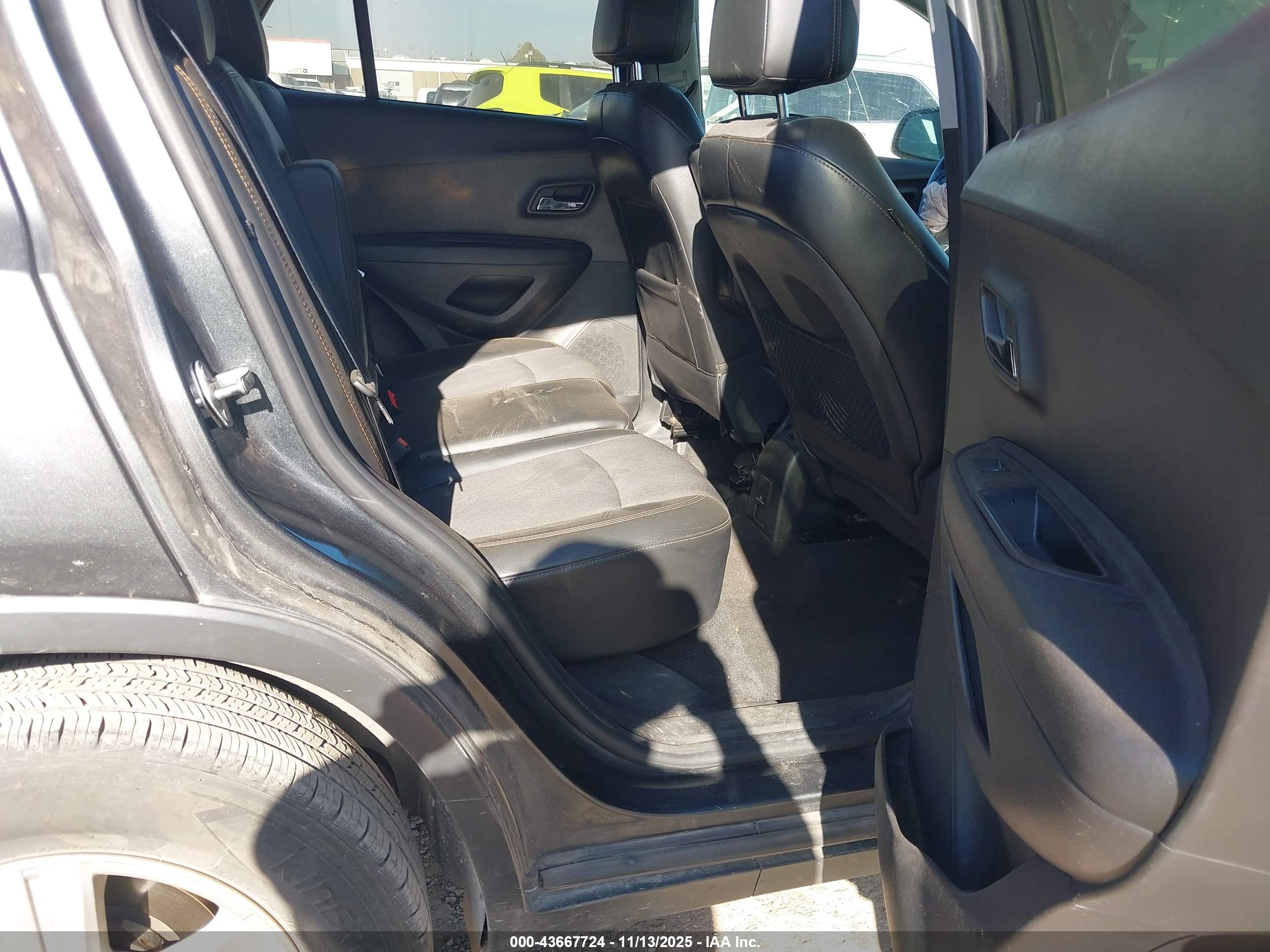 CHEVROLET TRAX image 8