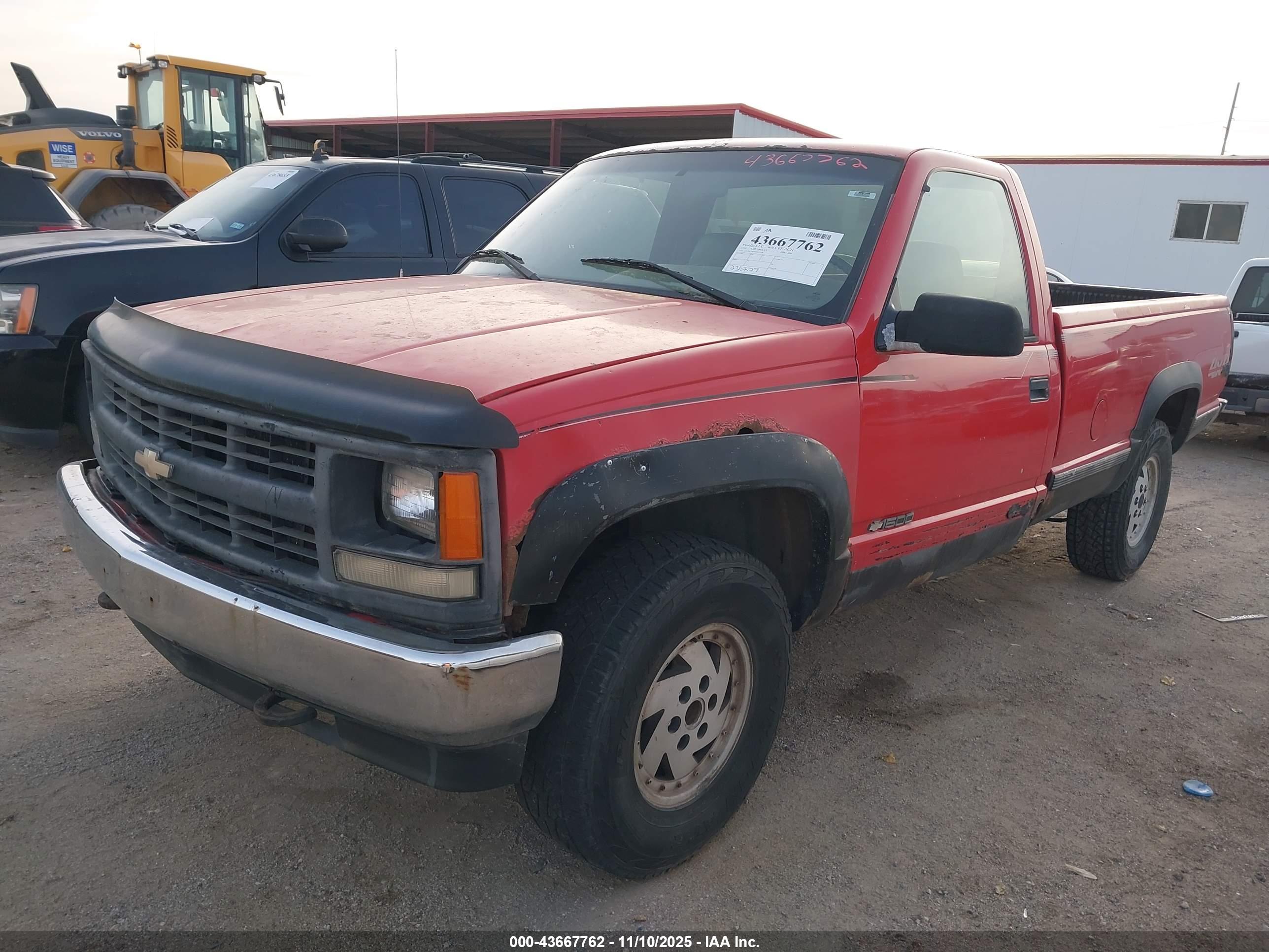 CHEVROLET GMT-400 image 2