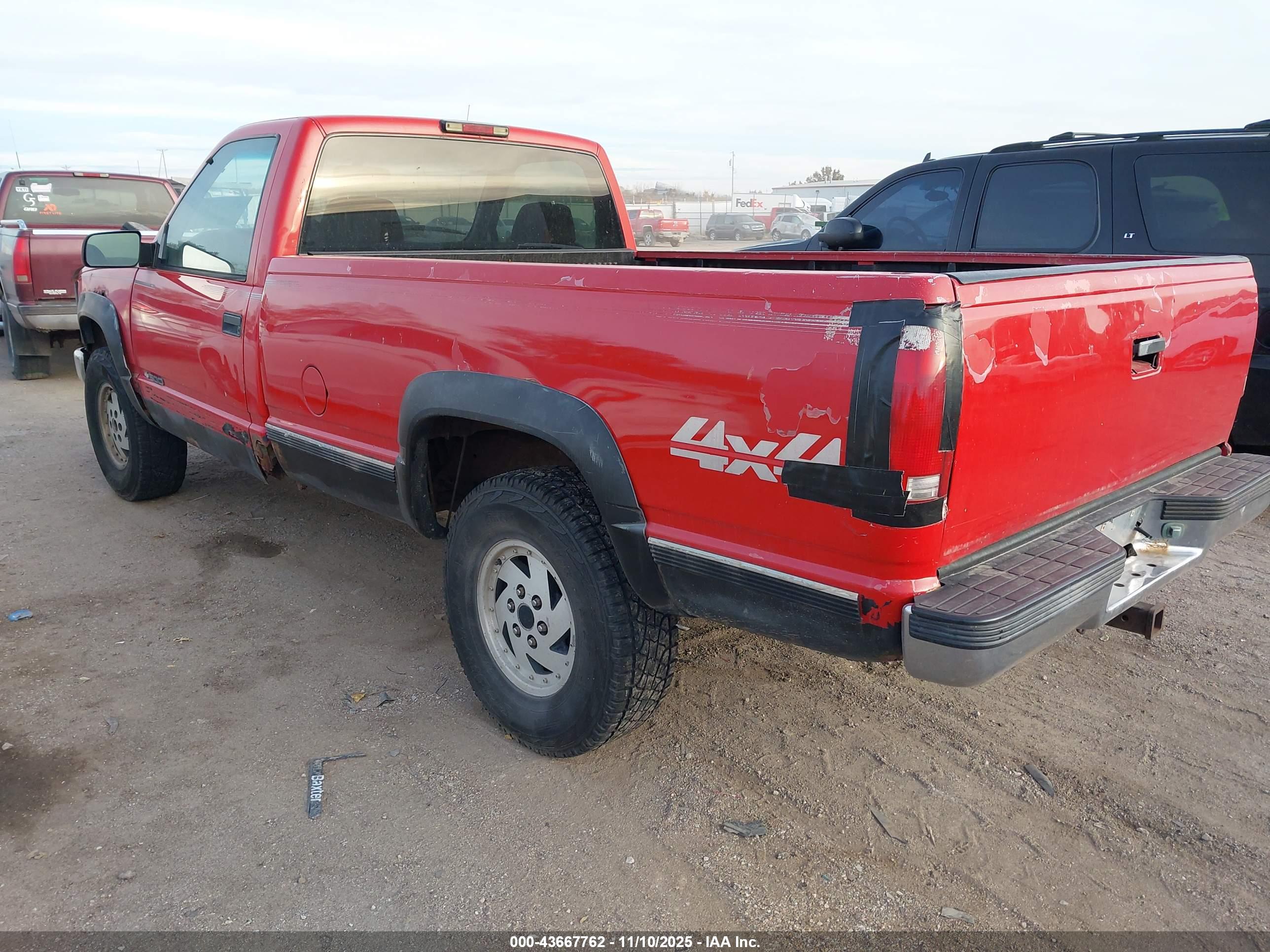 CHEVROLET GMT-400 image 3