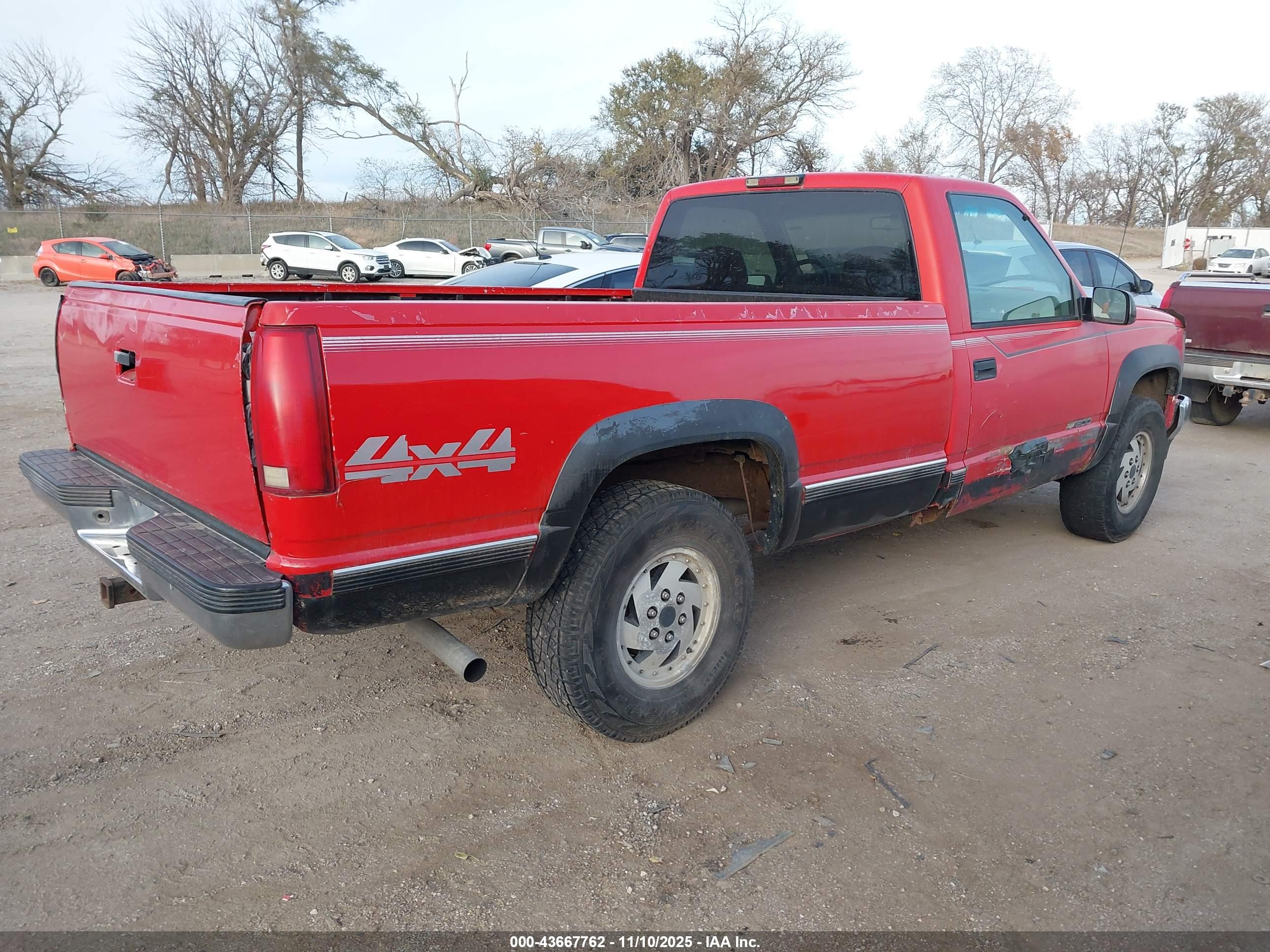 CHEVROLET GMT-400 image 4