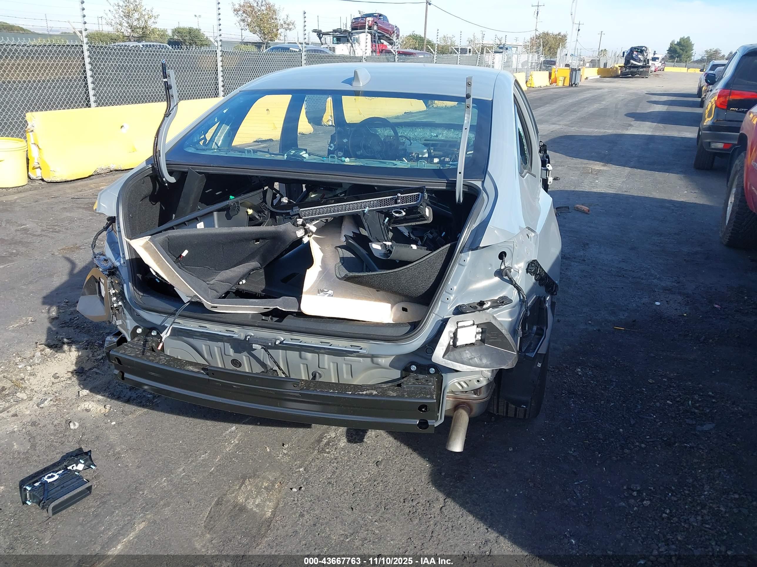 HONDA CIVIC image 4