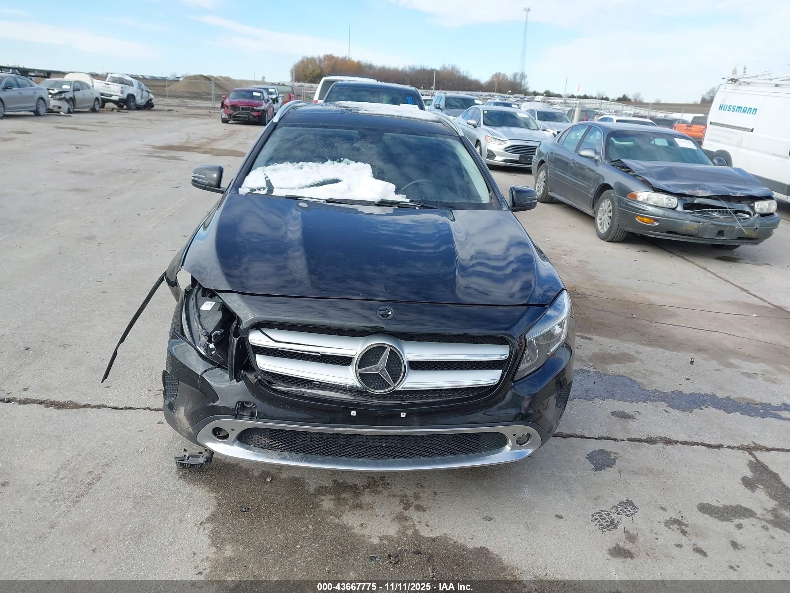 MERCEDES-BENZ GLA image 6