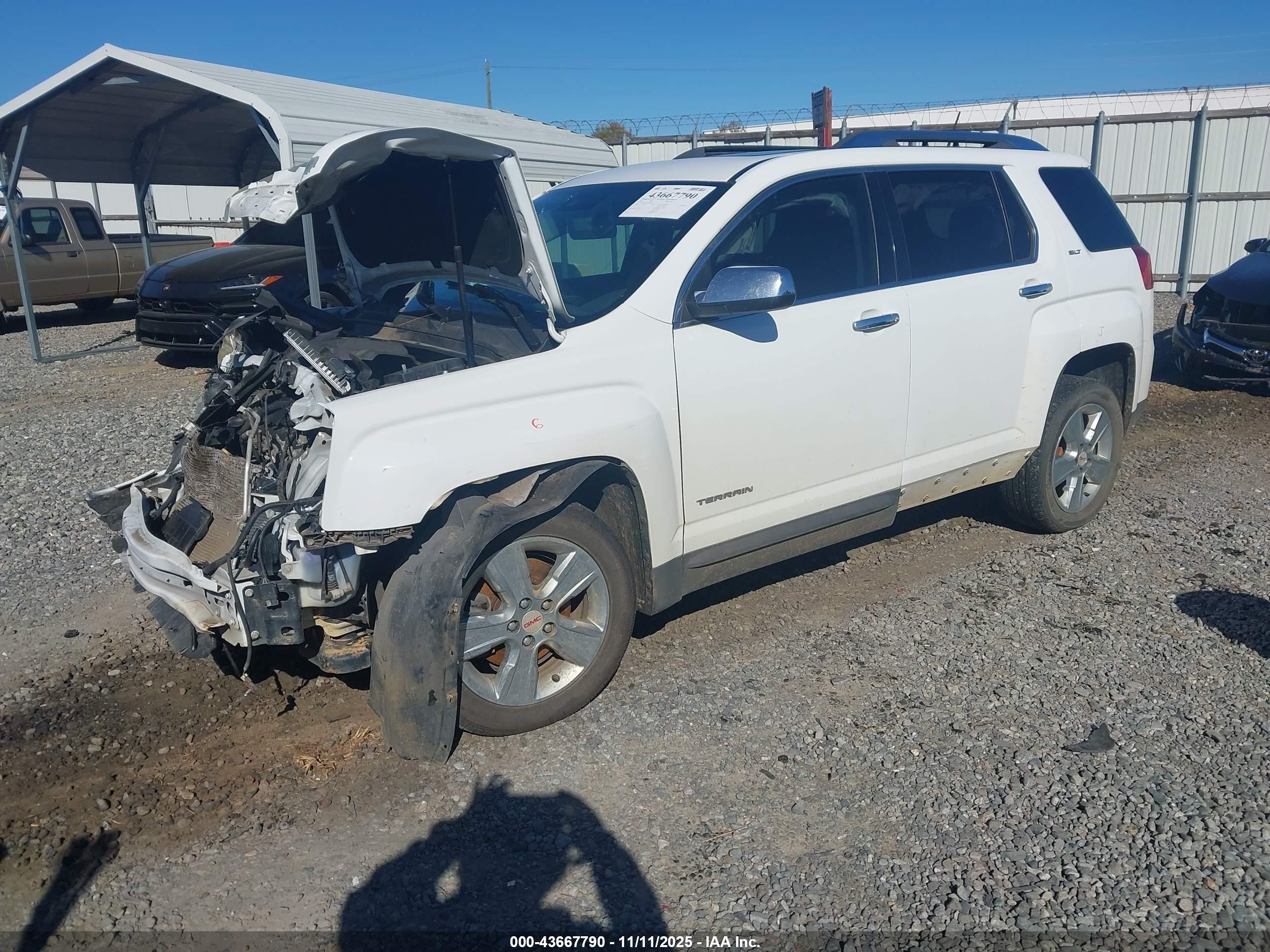 GMC TERRAIN image 2