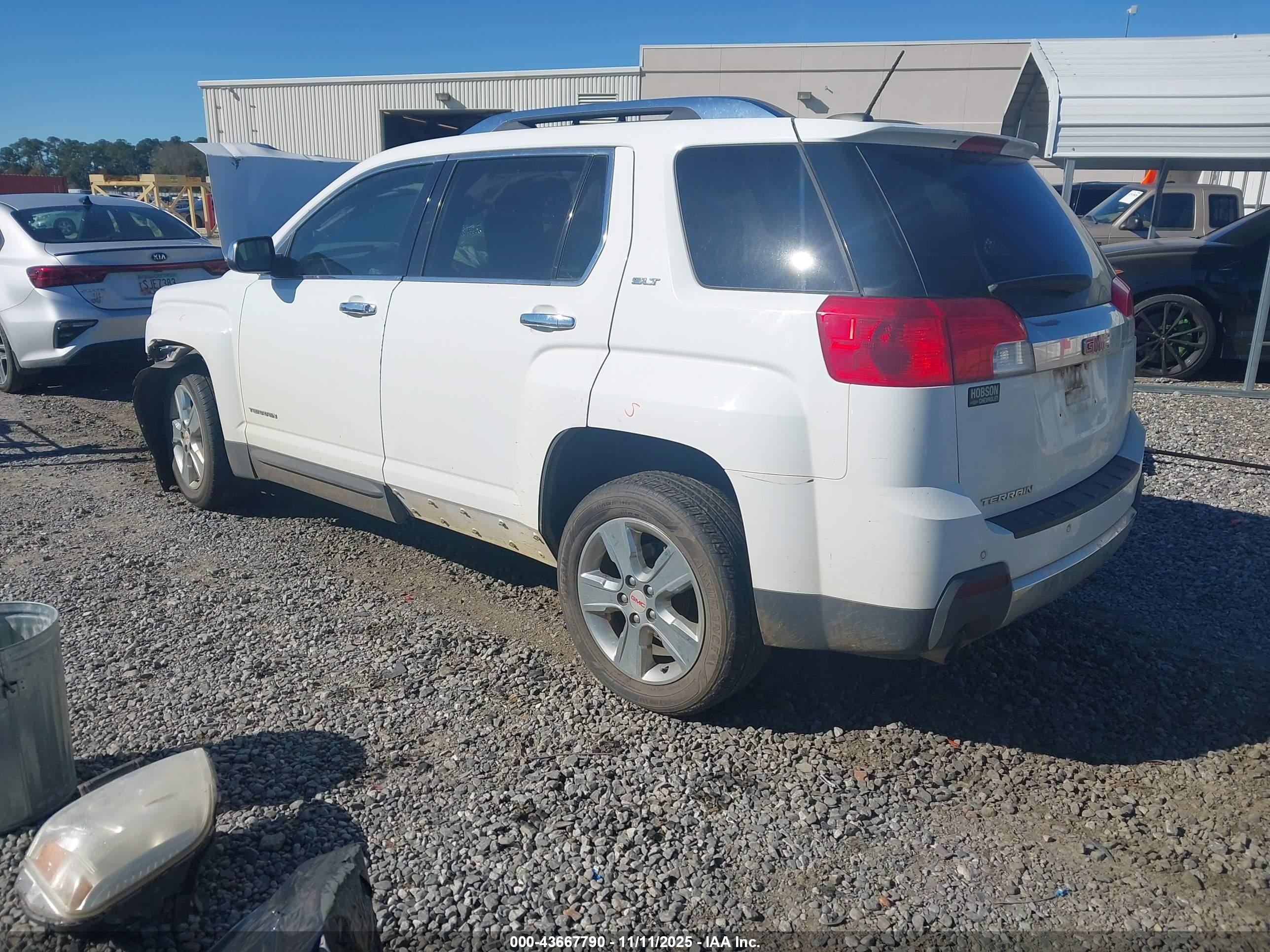 GMC TERRAIN image 3