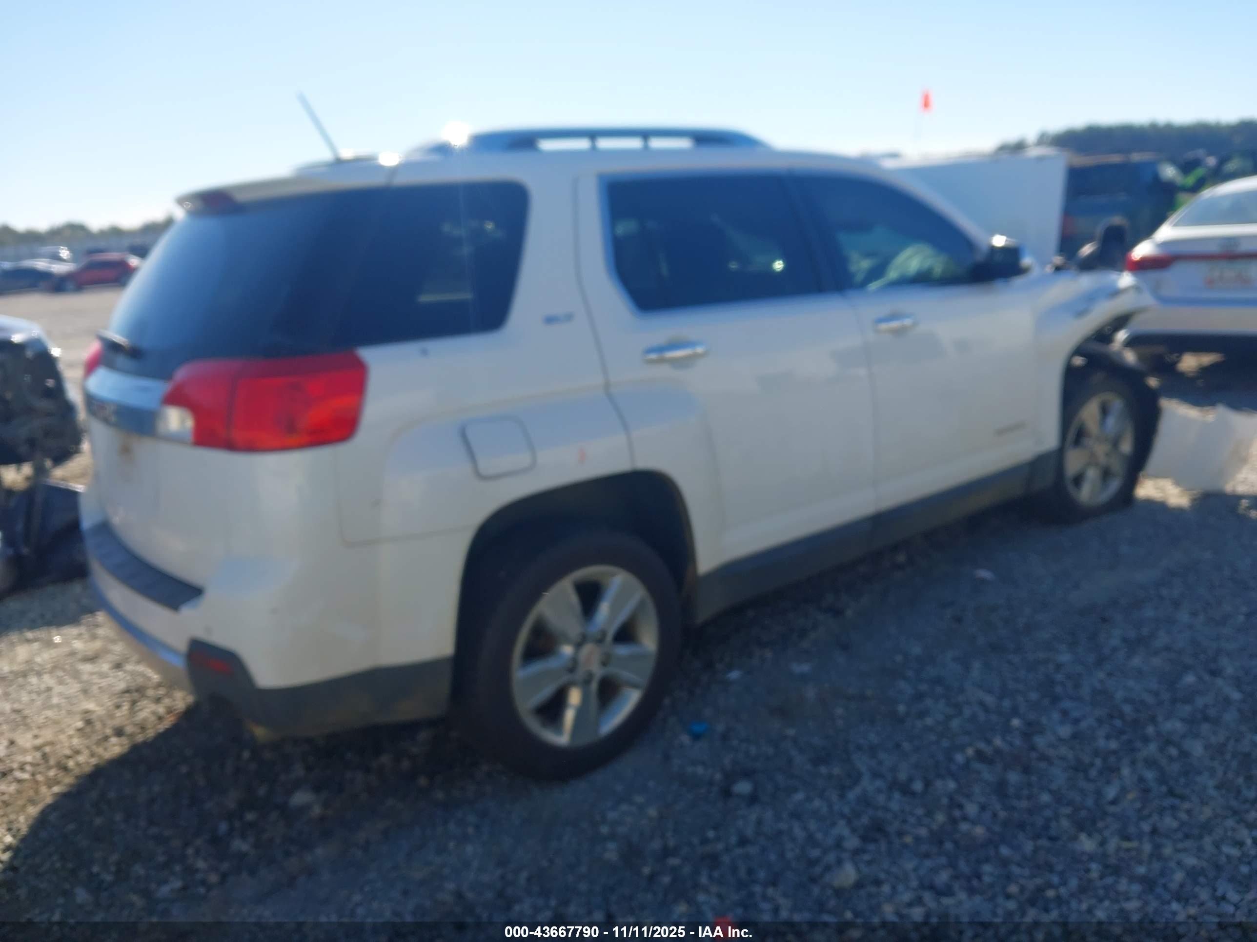 GMC TERRAIN image 4