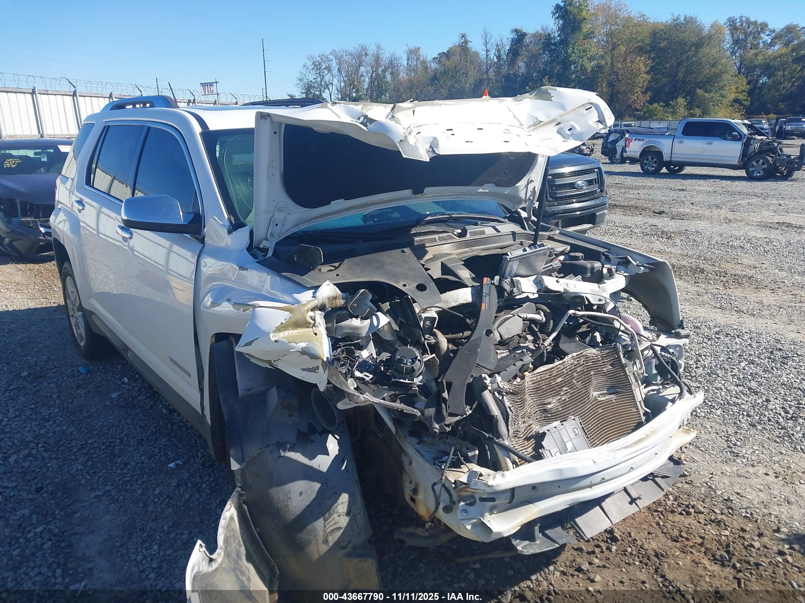 GMC TERRAIN image 6