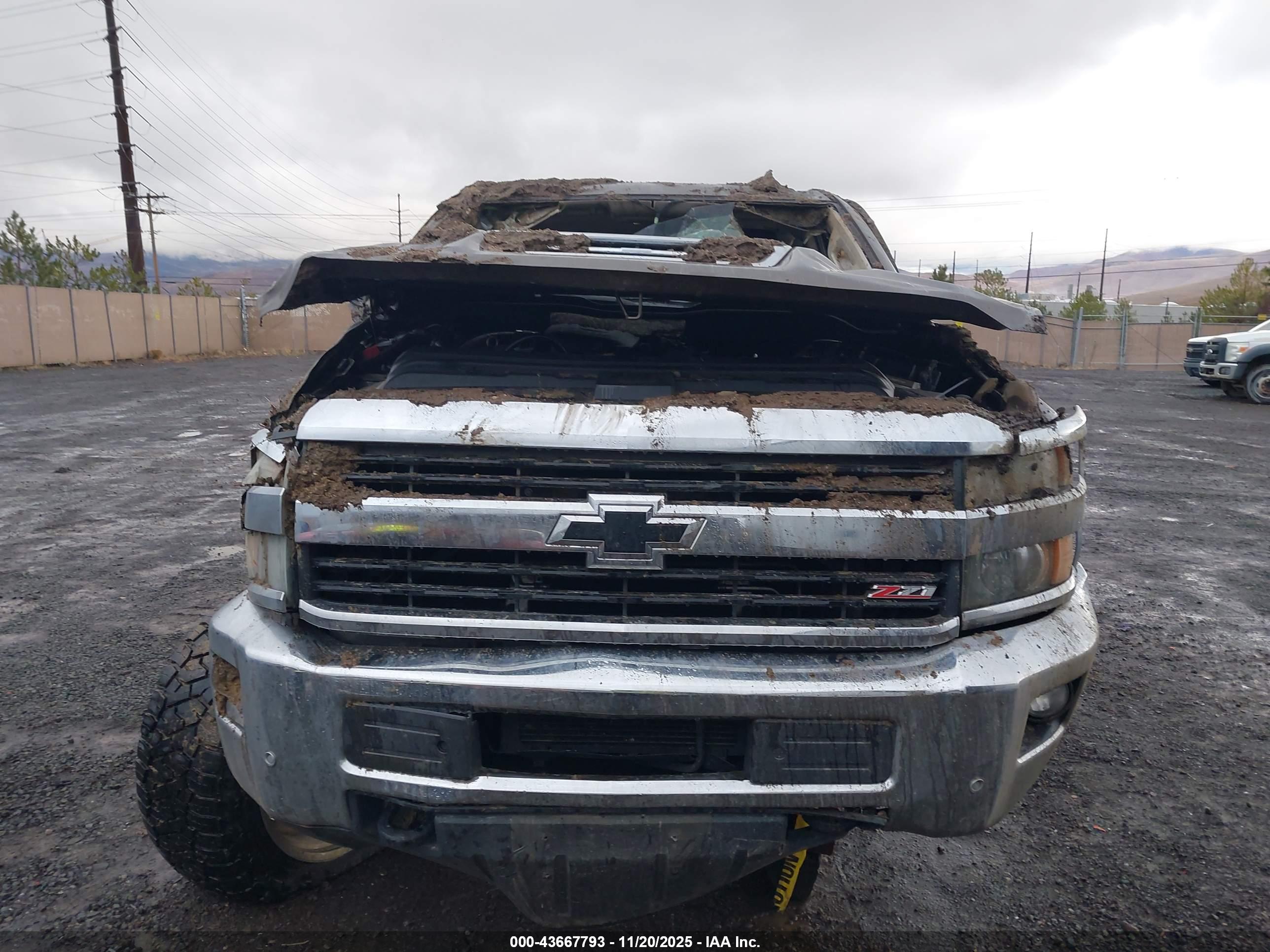 CHEVROLET SILVERADO image 6