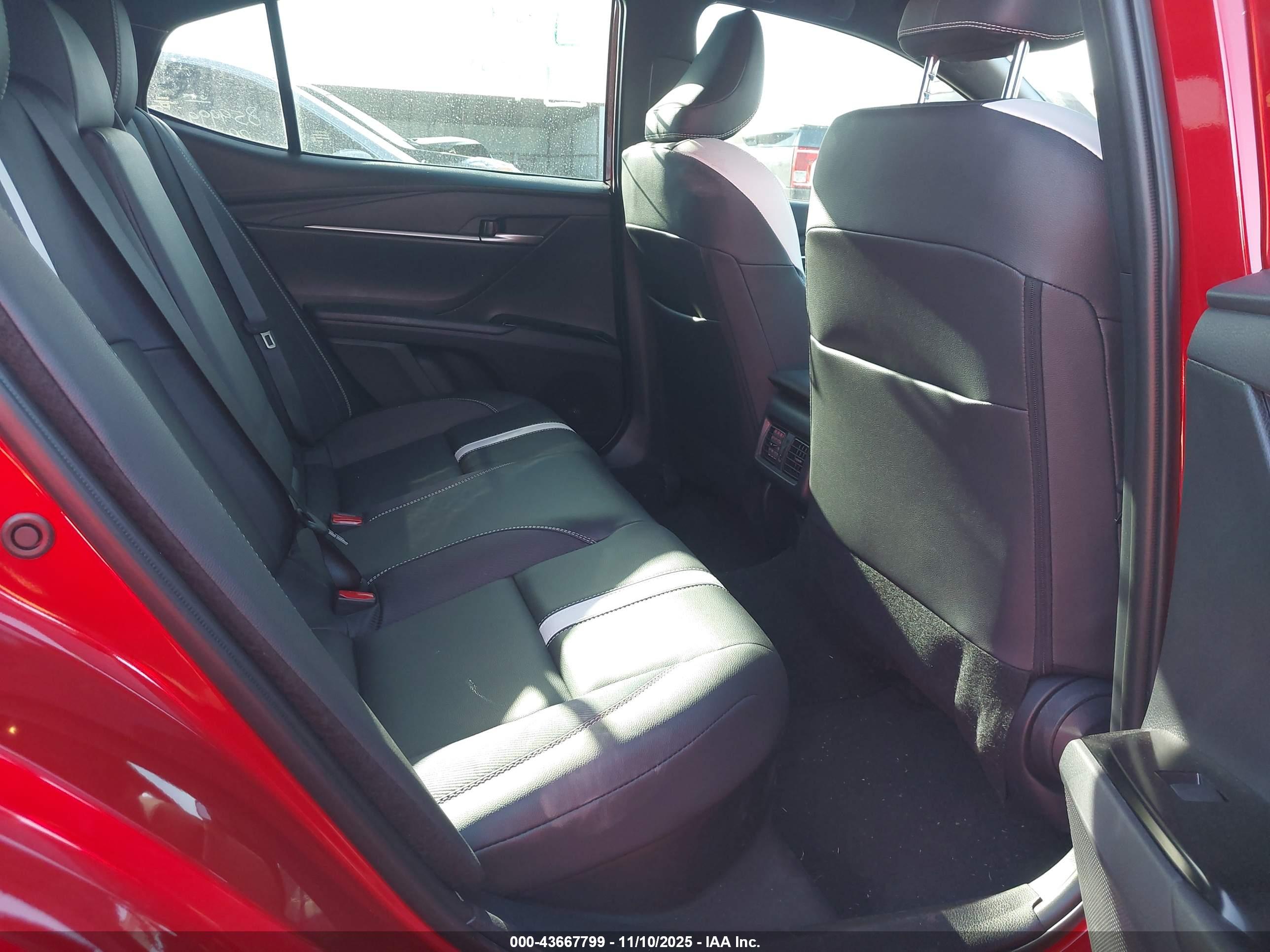 TOYOTA CAMRY image 8