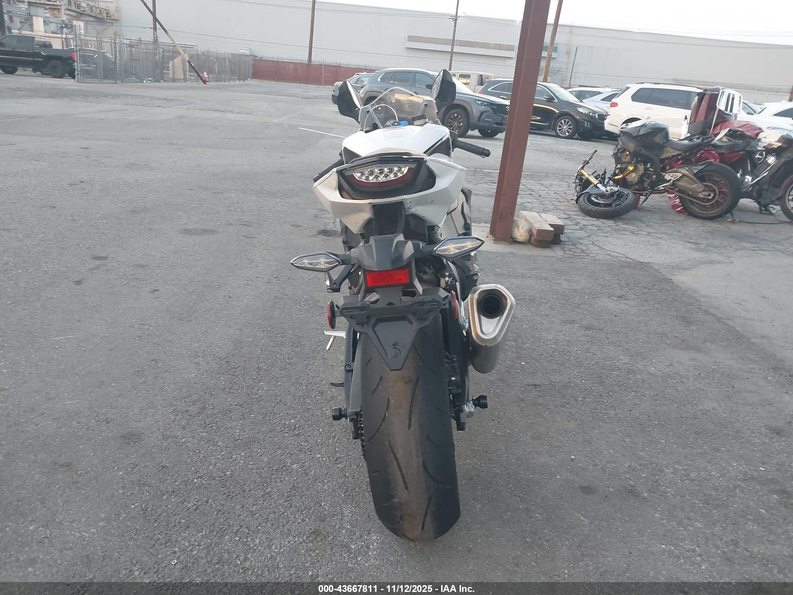 HONDA CBR1000 image 6