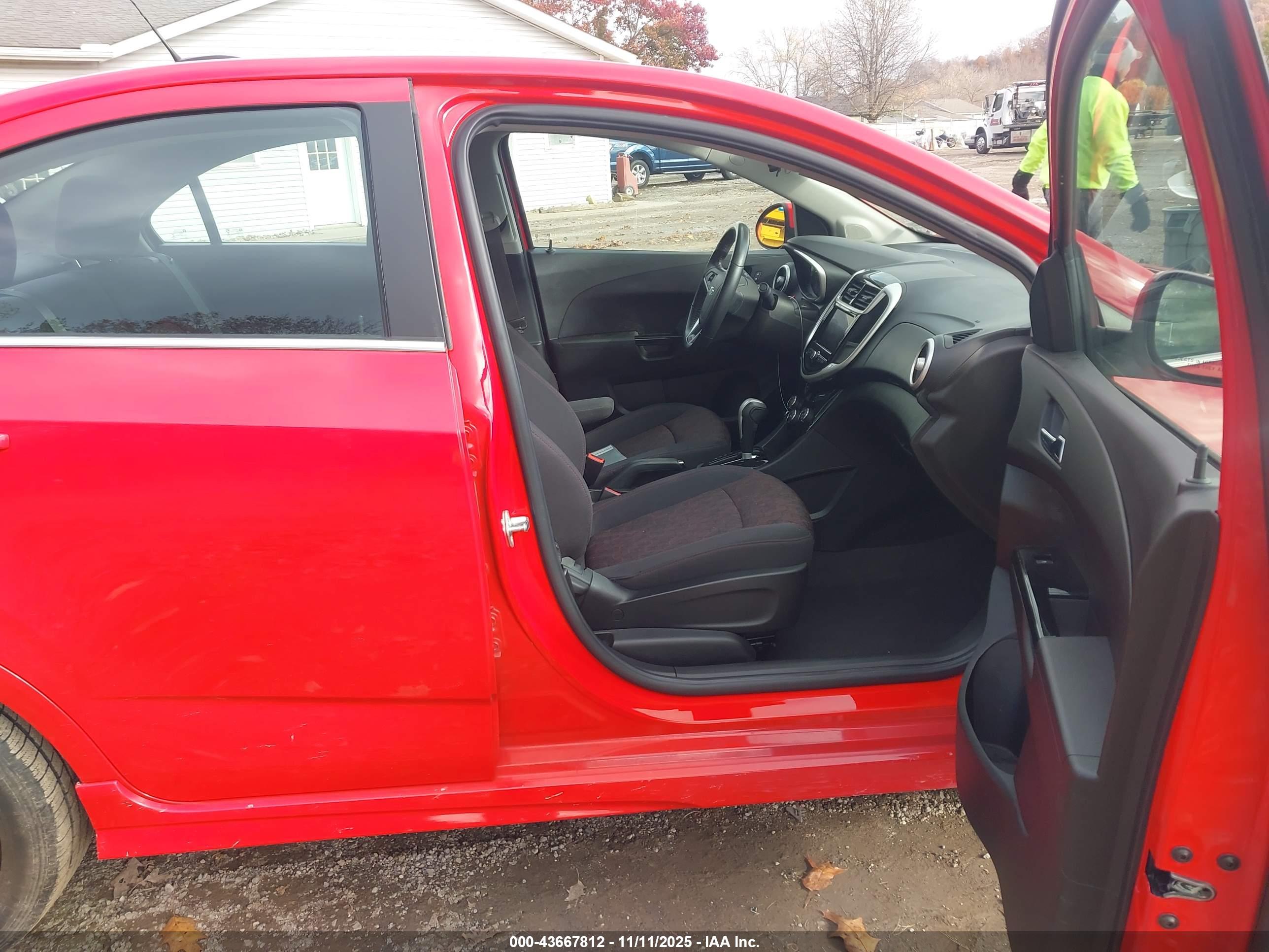 CHEVROLET SONIC image 5