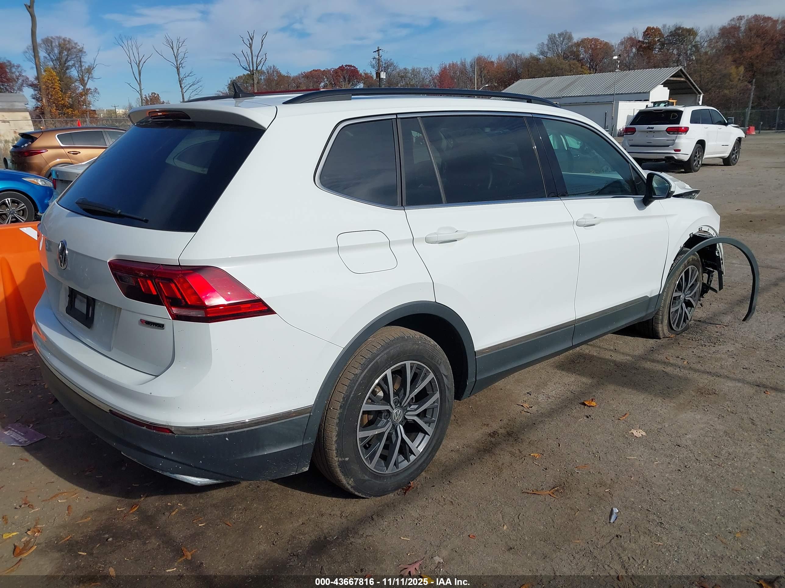 VOLKSWAGEN TIGUAN image 4