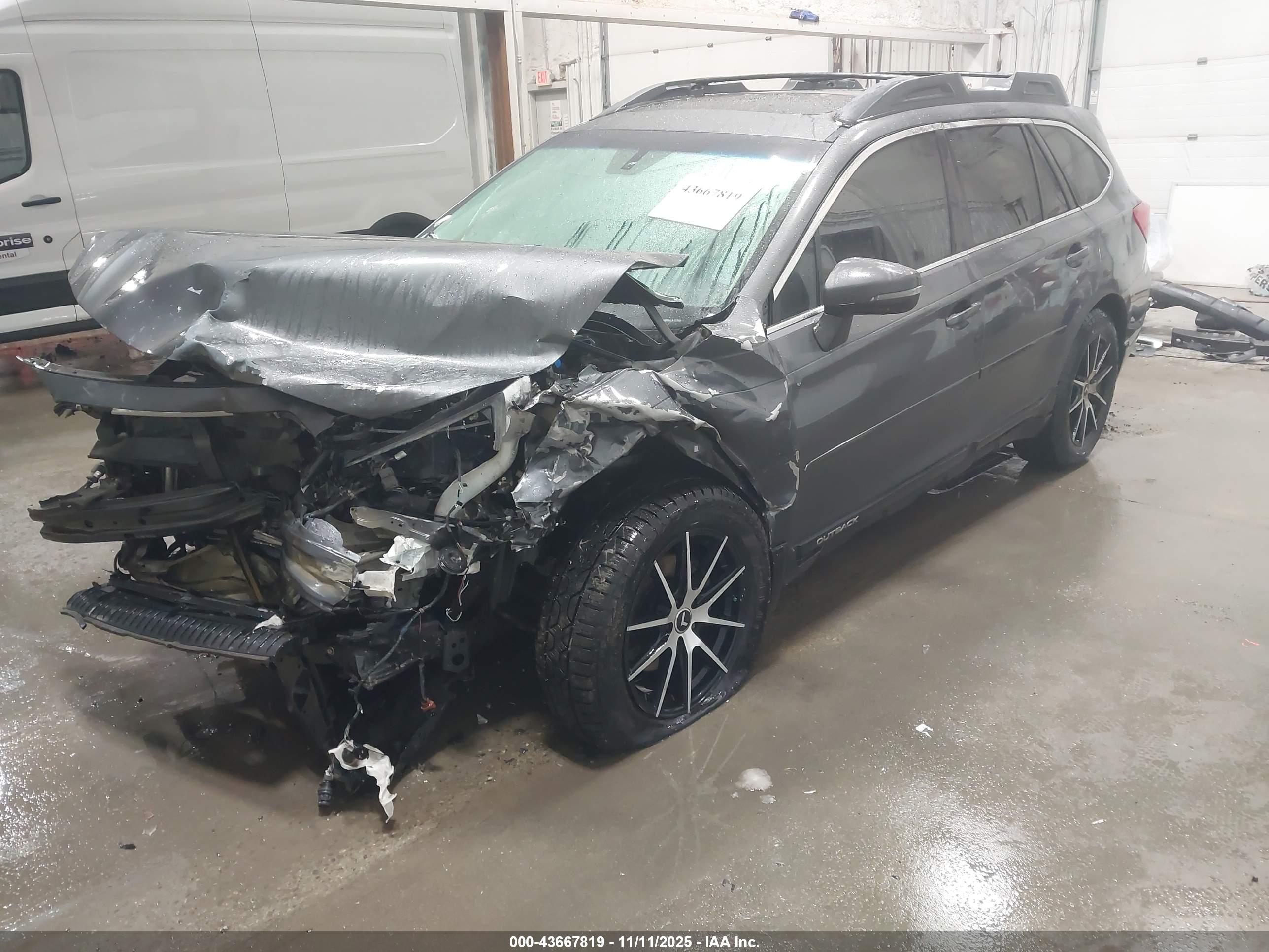 SUBARU OUTBACK image 2