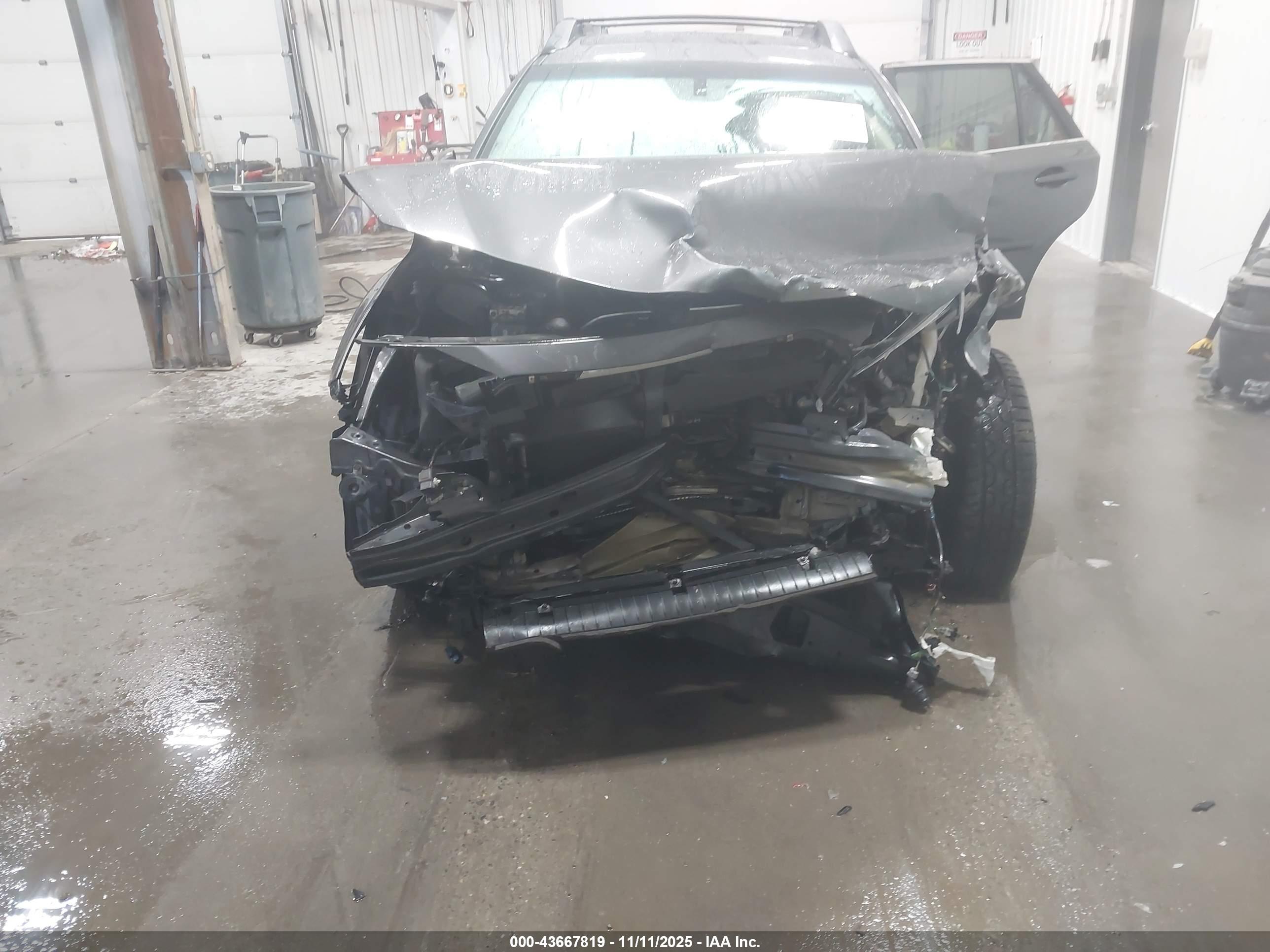 SUBARU OUTBACK image 6