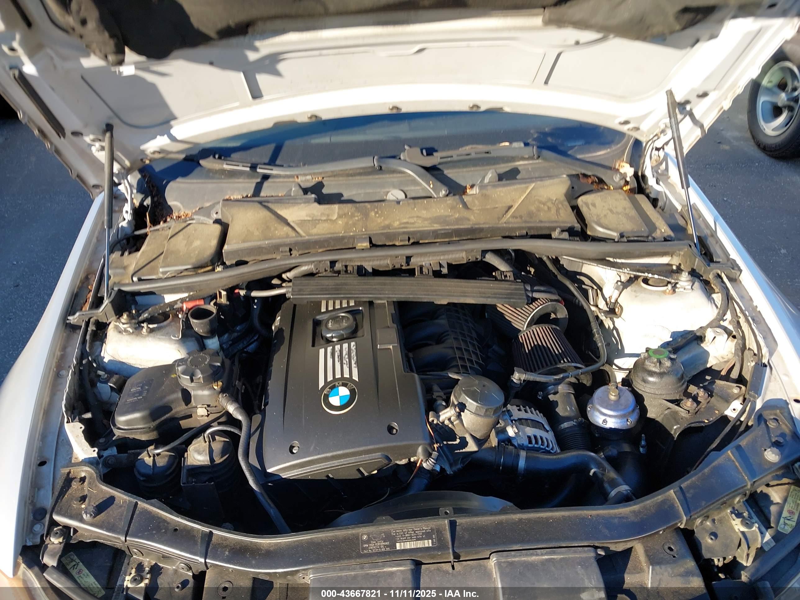 BMW 335XI image 10