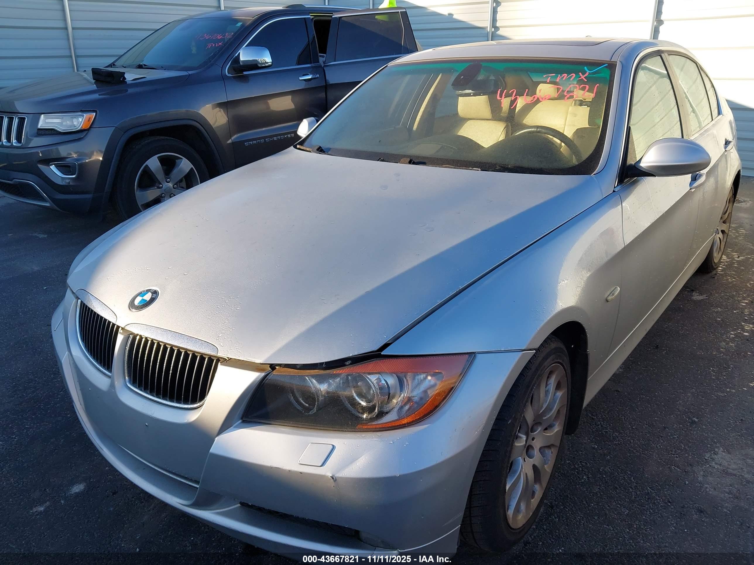 BMW 335XI image 2
