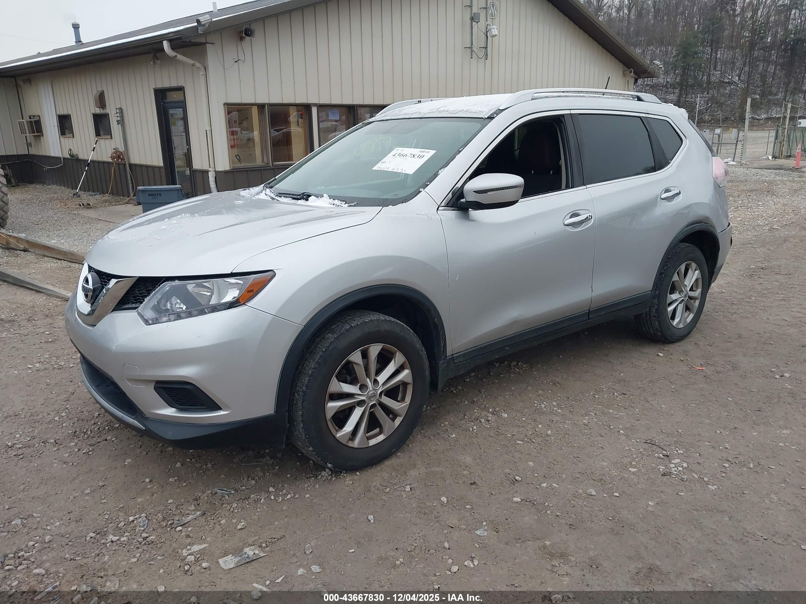 NISSAN ROGUE image 2
