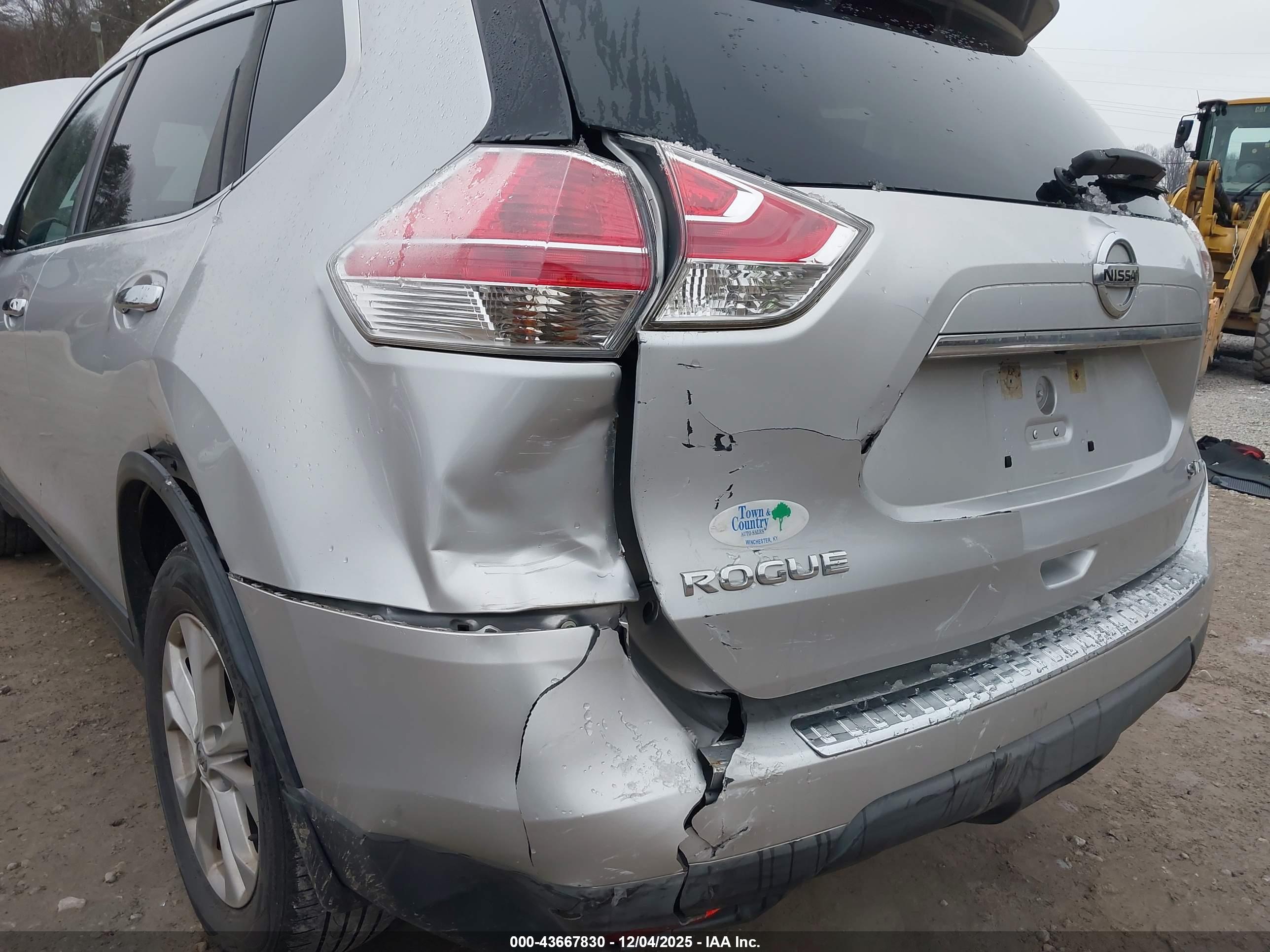 NISSAN ROGUE image 6