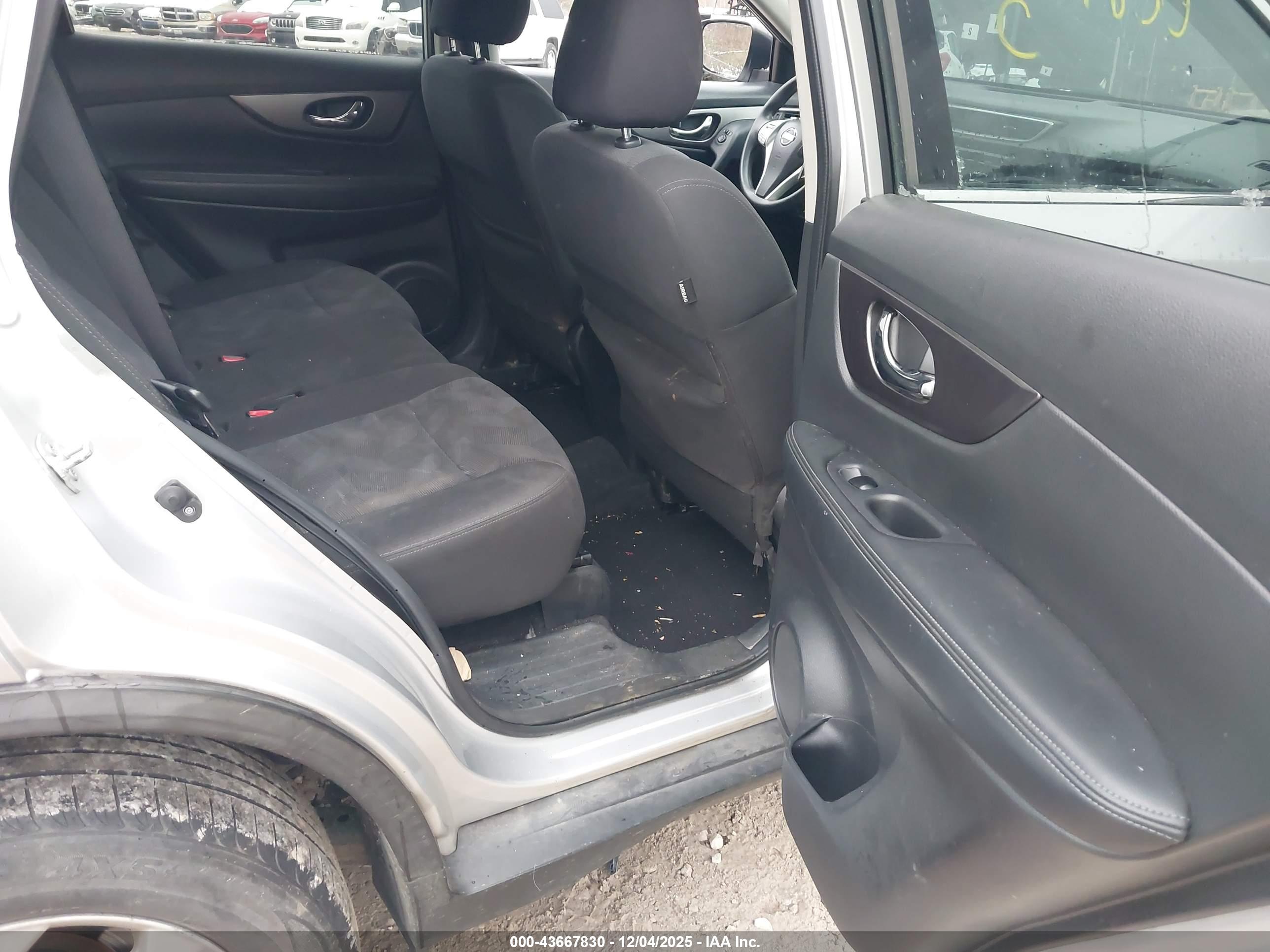 NISSAN ROGUE image 8
