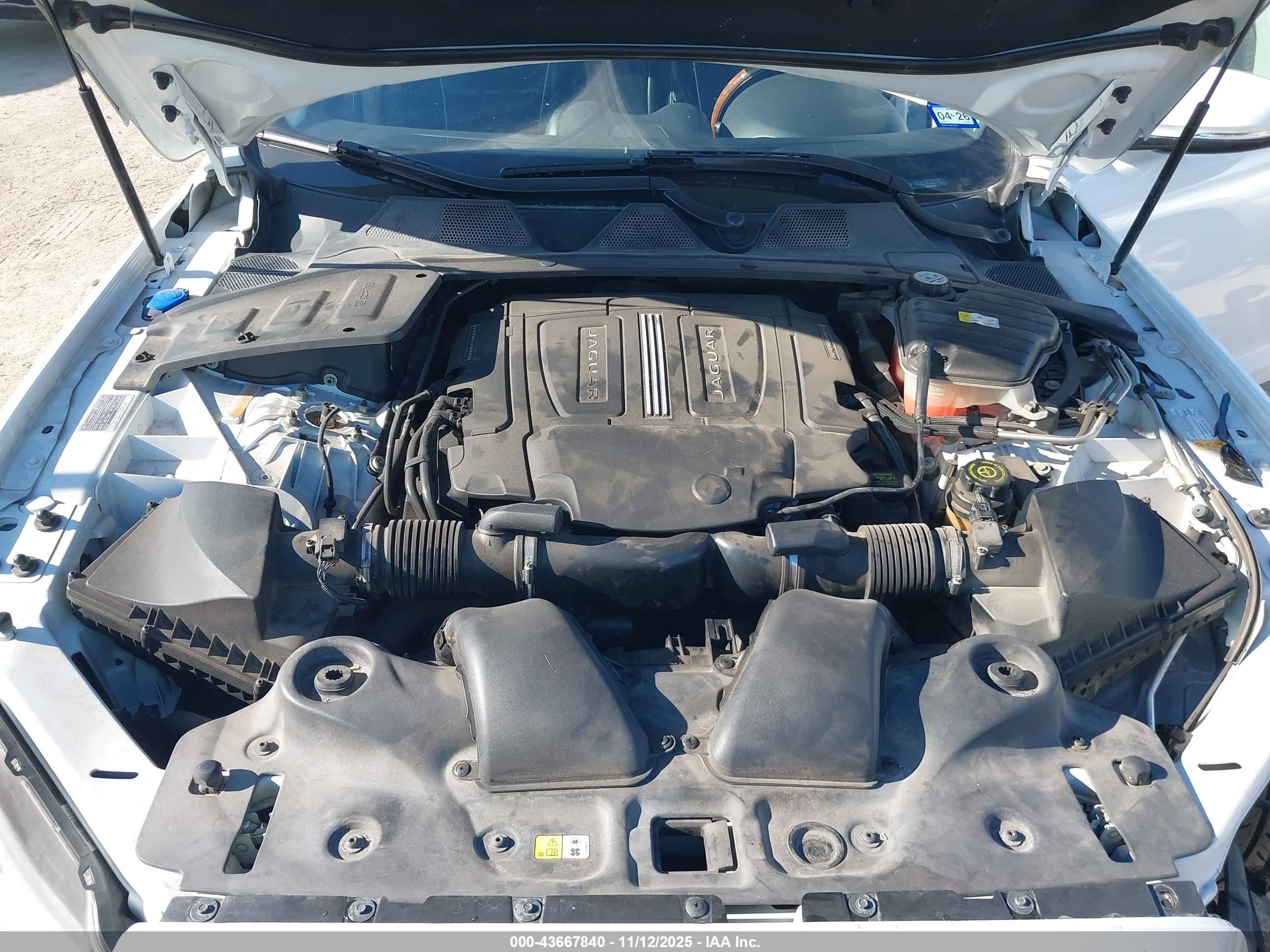 JAGUAR XJ image 10