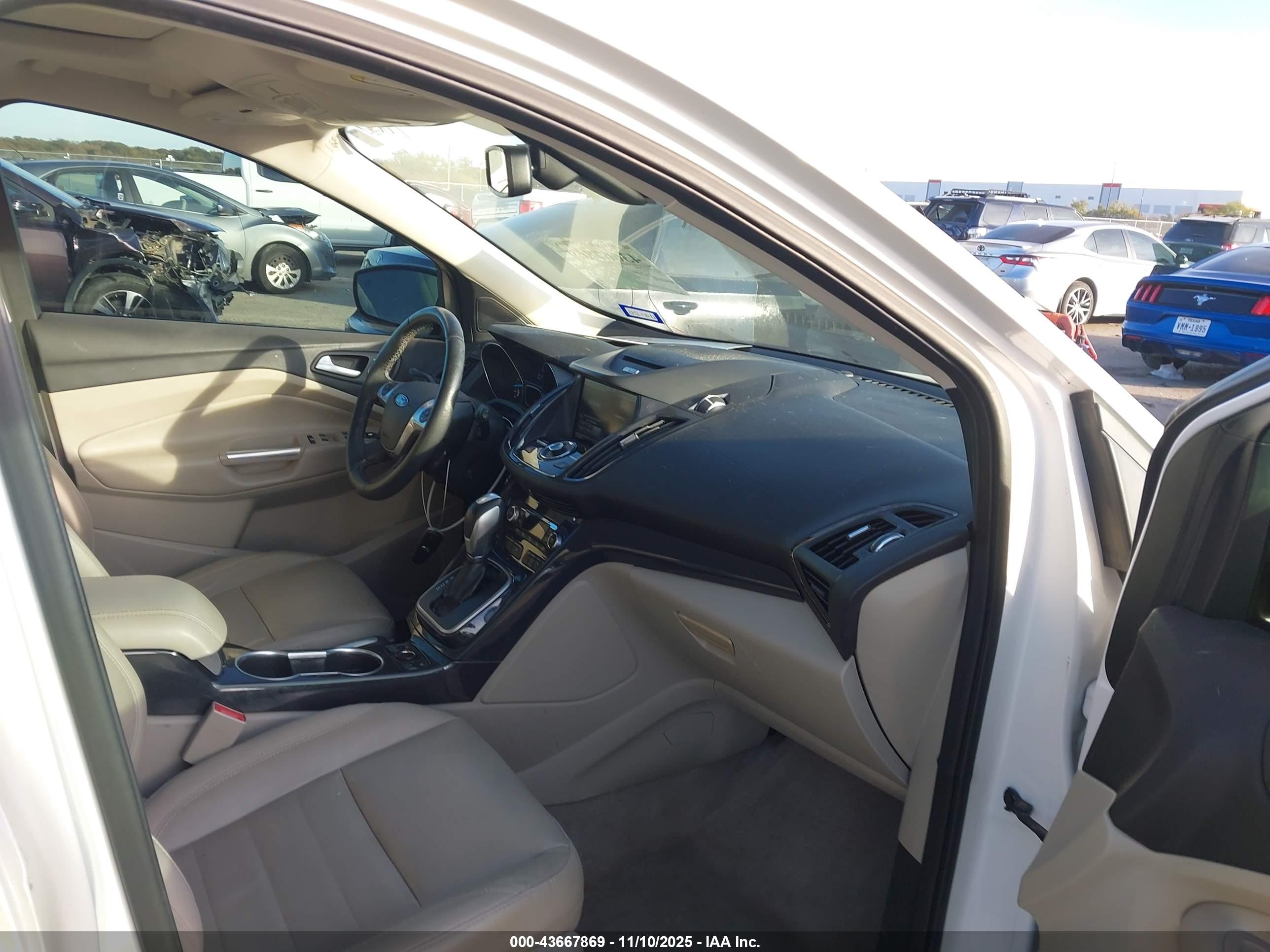 FORD ESCAPE image 5