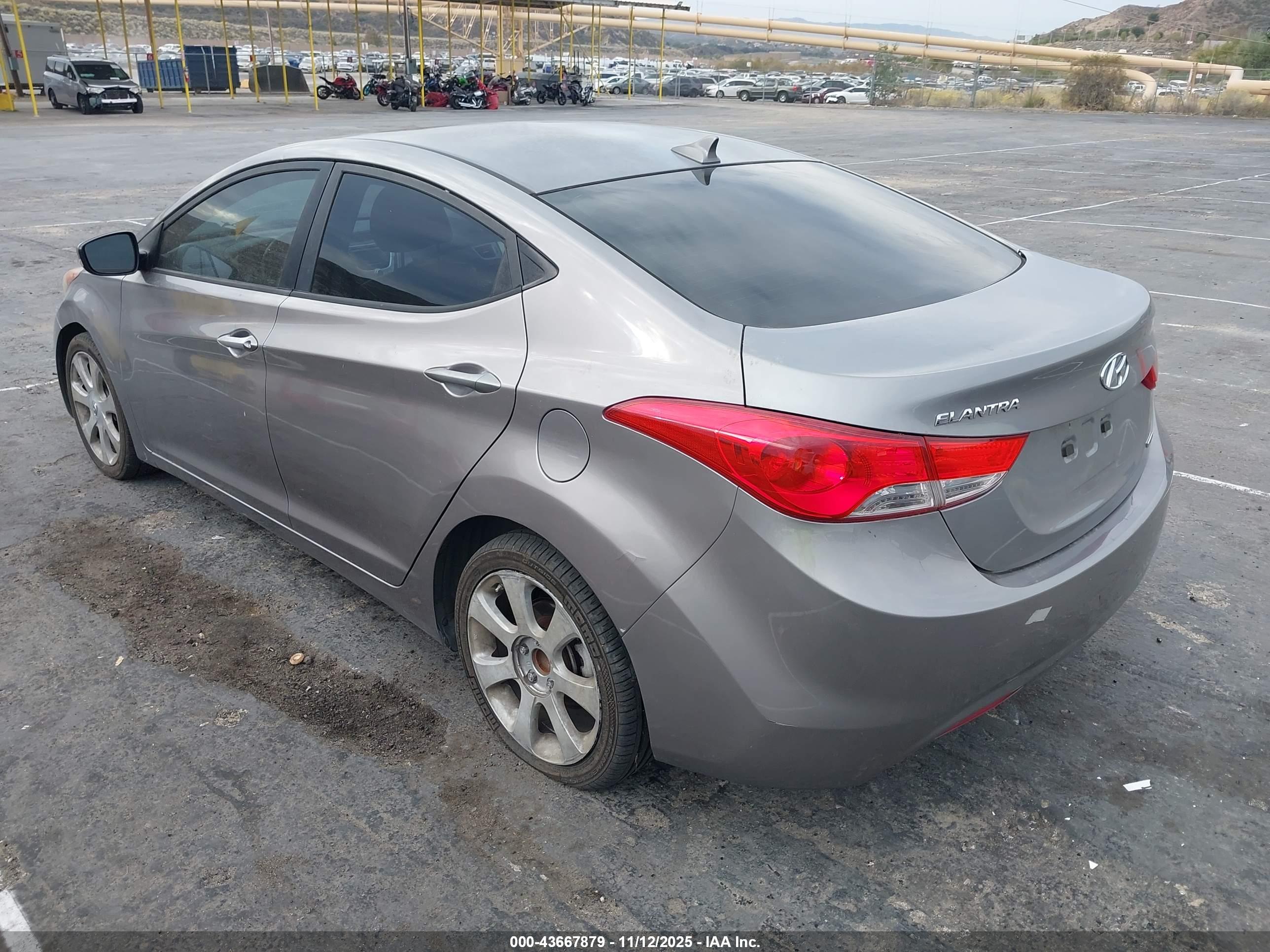 HYUNDAI ELANTRA image 3